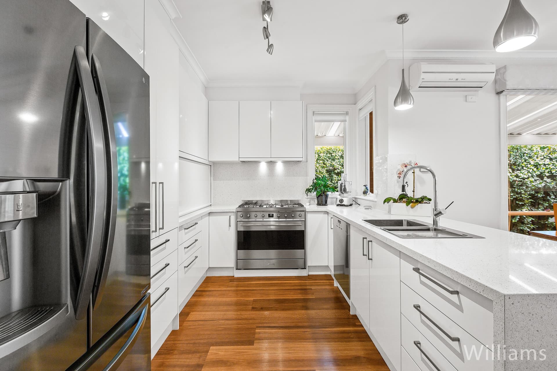 10 Bates Drive, Williamstown - Thumbnail 5