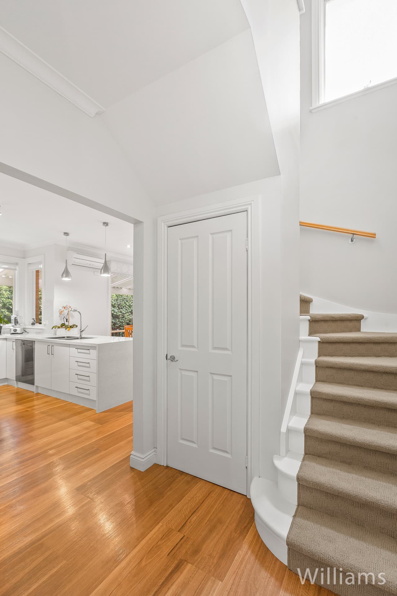 10 Bates Drive, Williamstown - Thumbnail 4