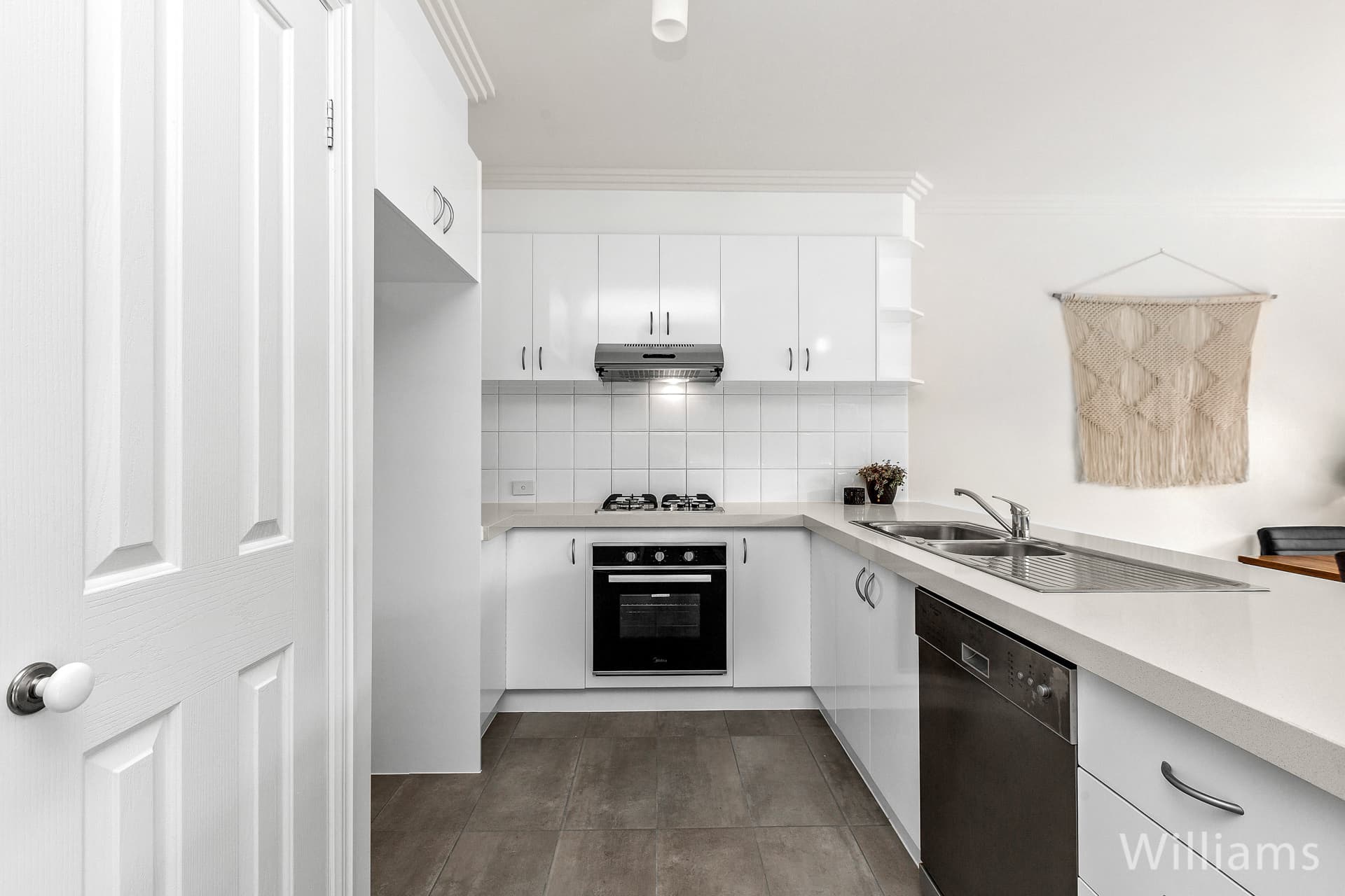 90 Saltley Street, South Kingsville - Thumbnail 5
