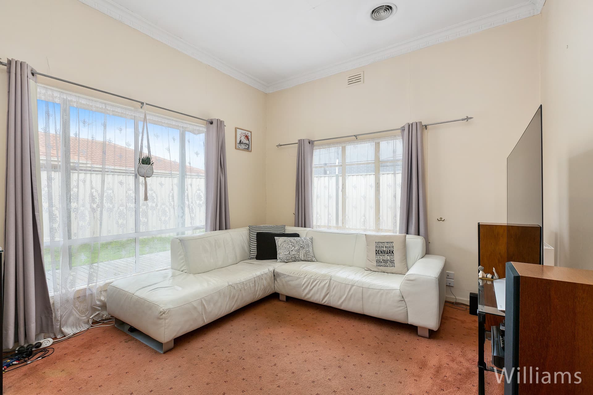63 Greene Street, South Kingsville - Thumbnail 2