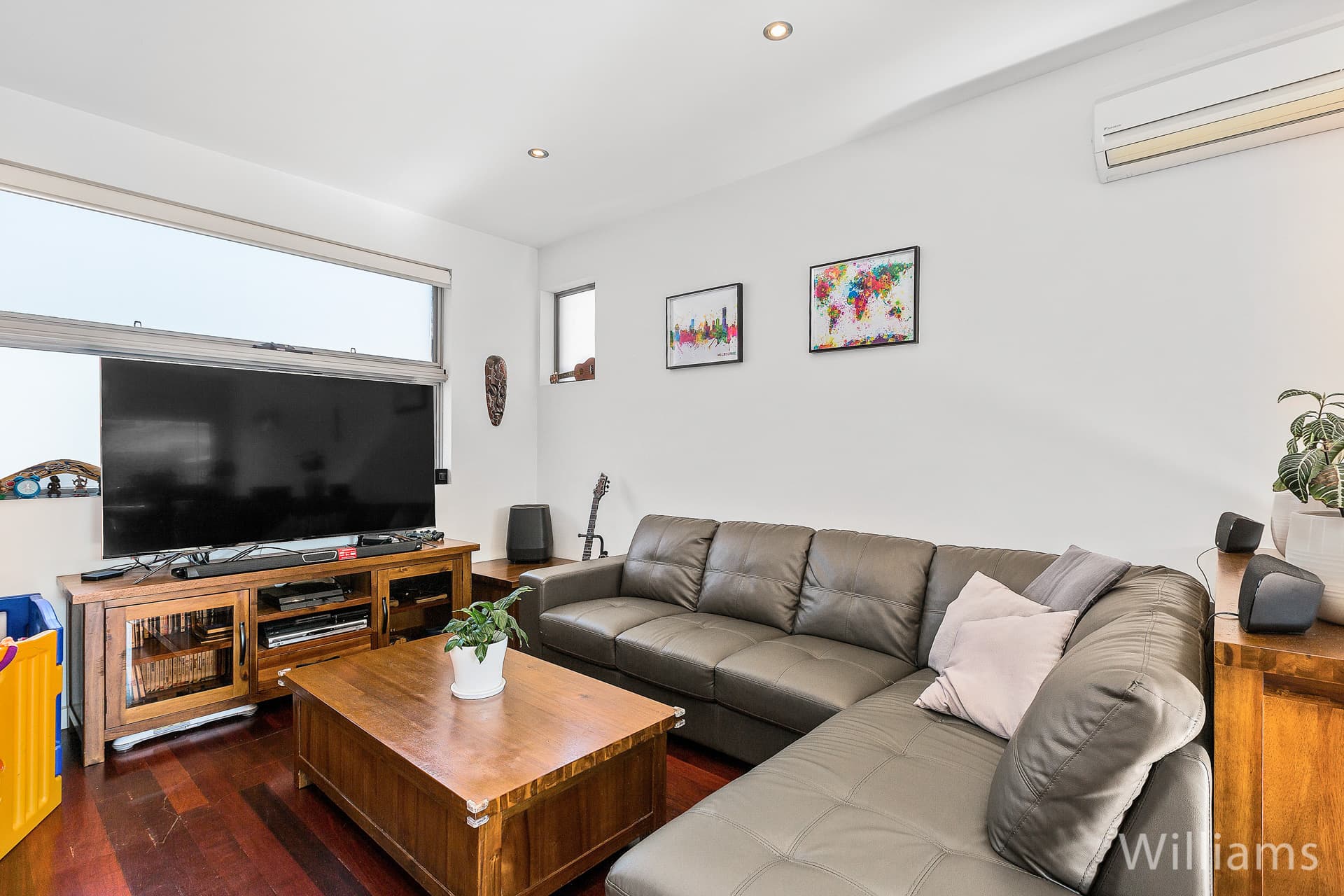 6 Dolman Lane, Newport - Thumbnail 2