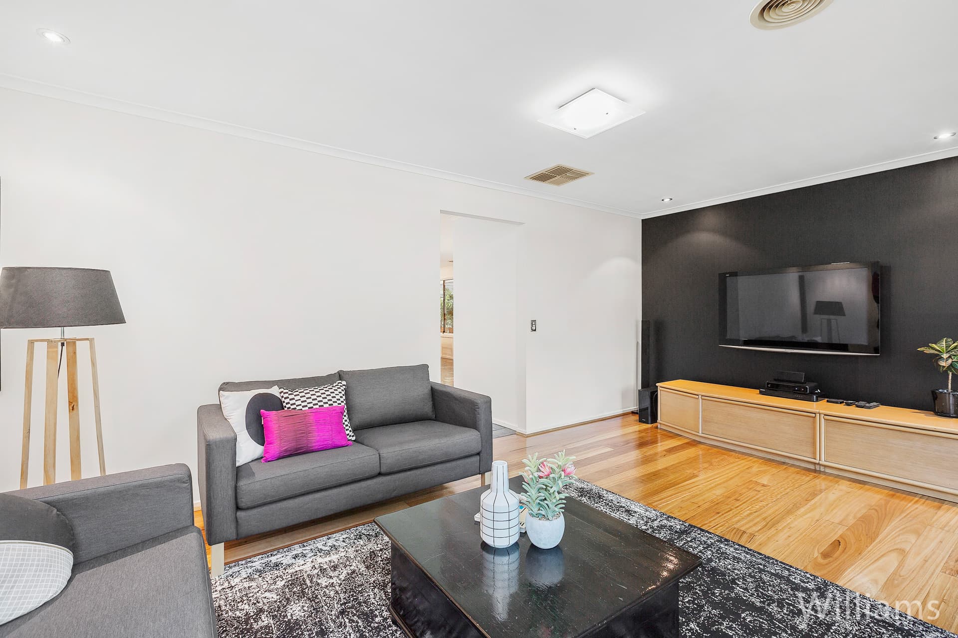 83 Florence Street, Williamstown - Thumbnail 2