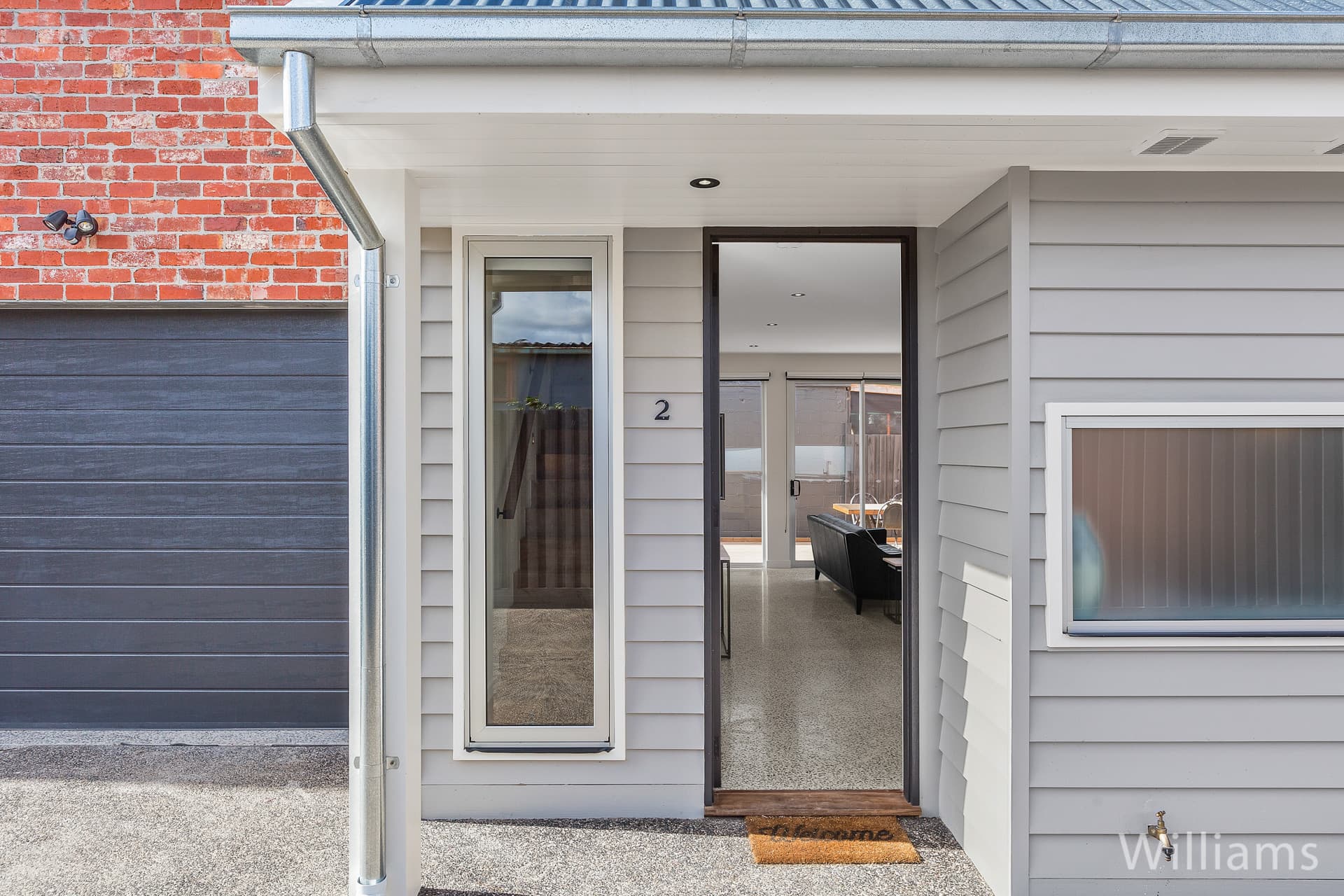 2/13 Farm Street, Newport - Thumbnail 2