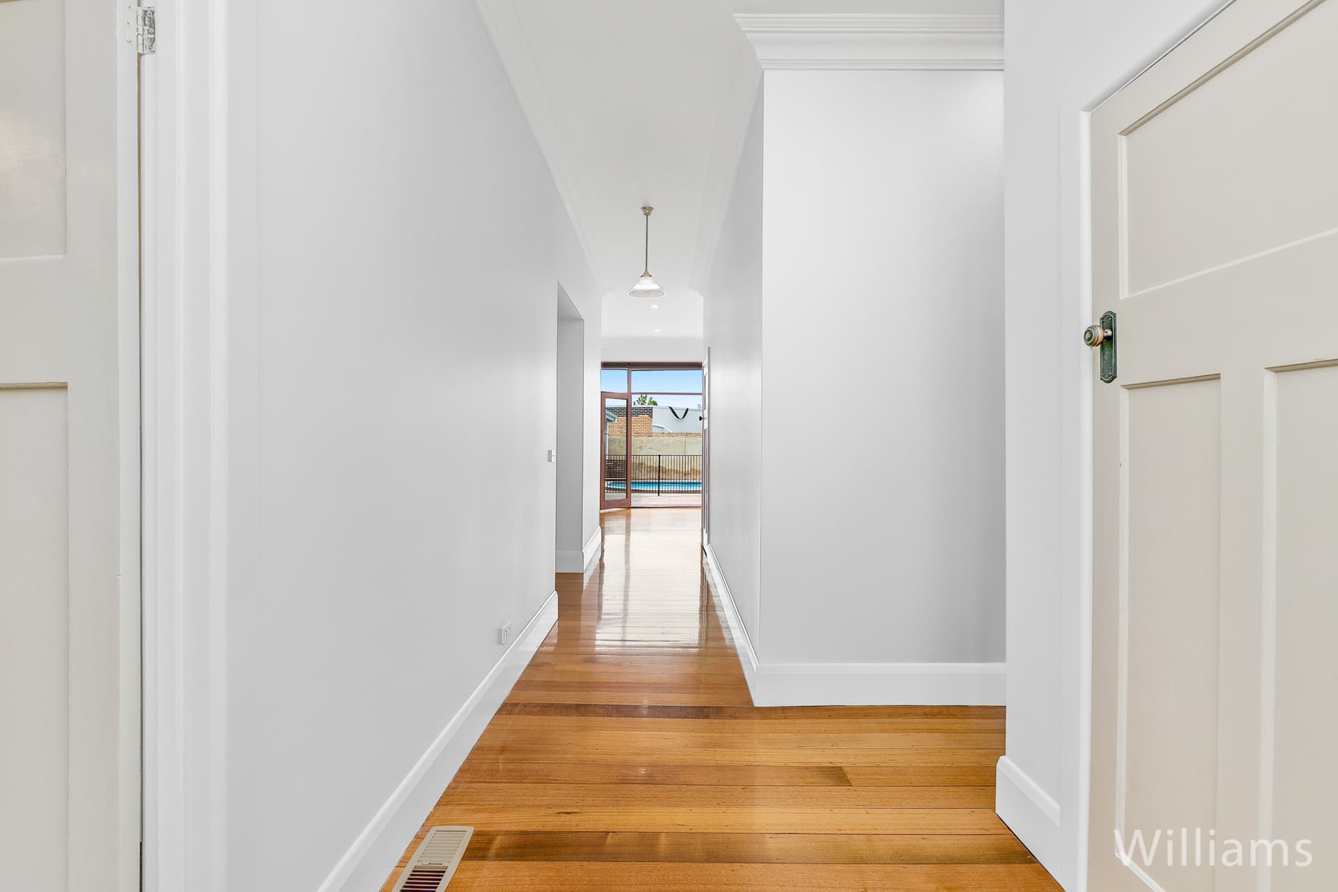 230 Melbourne Road, Williamstown - Thumbnail 3