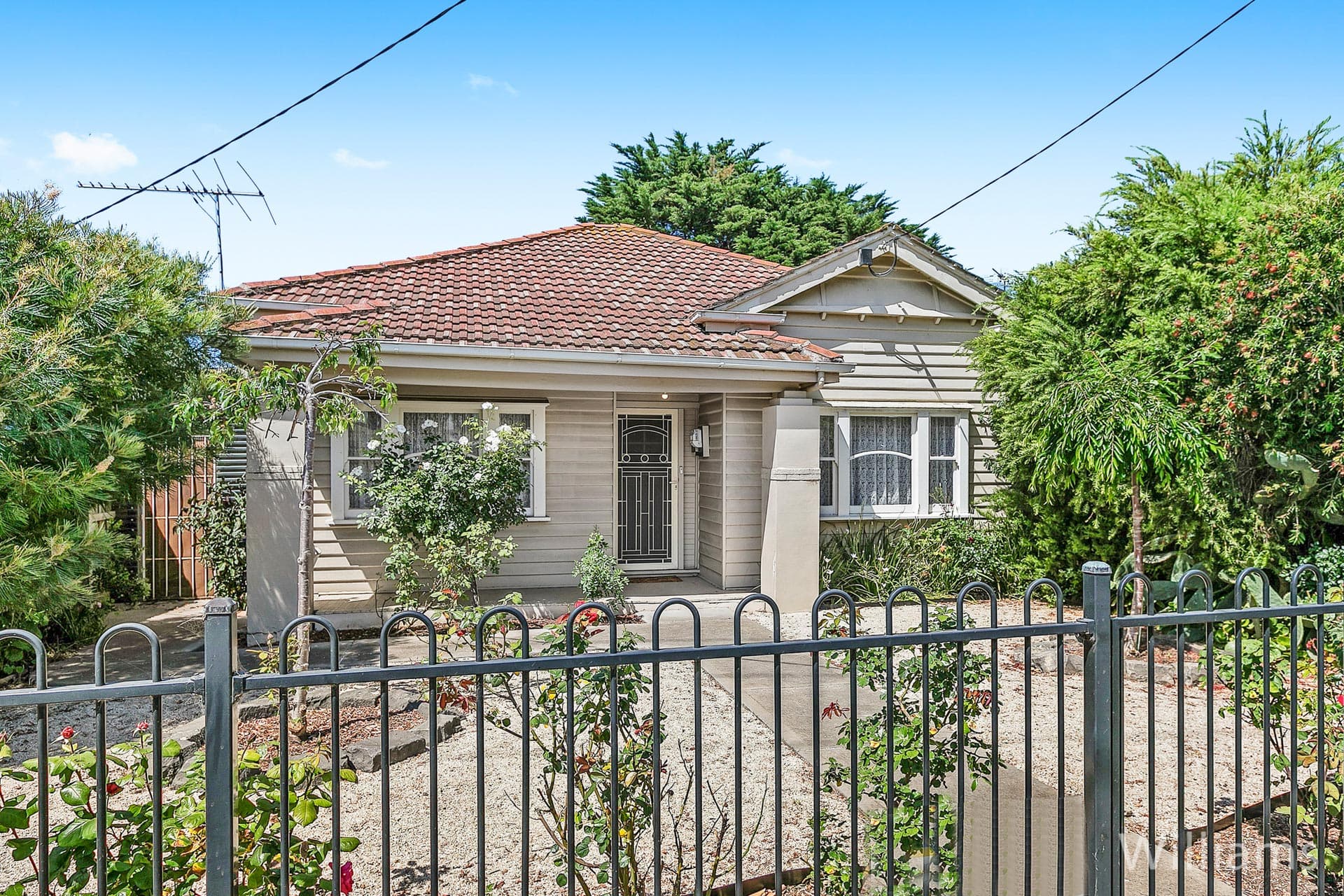 5 Blackshaws Road, Newport - Image 1