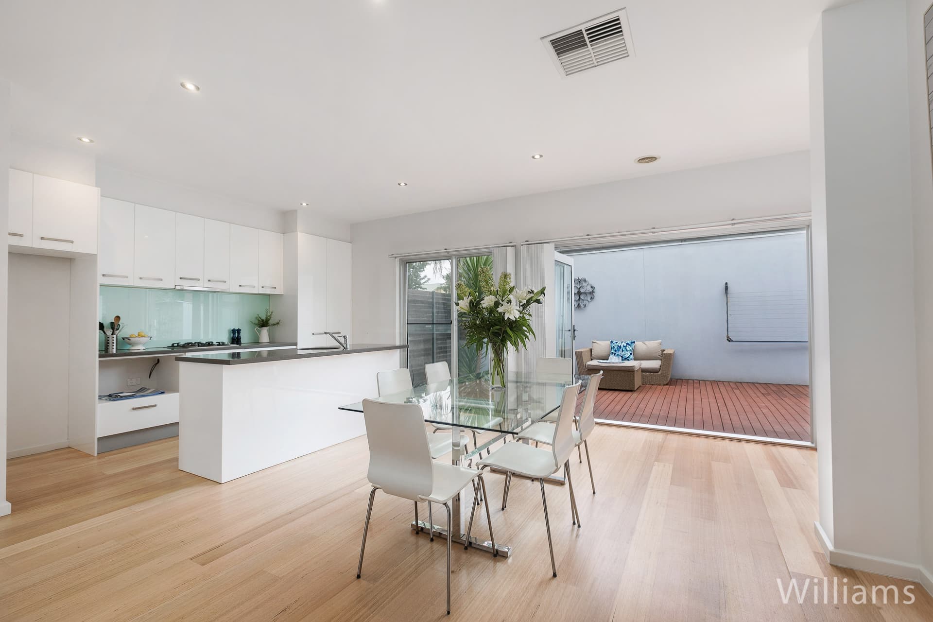 1/227 Woods Street, Newport - Thumbnail 7