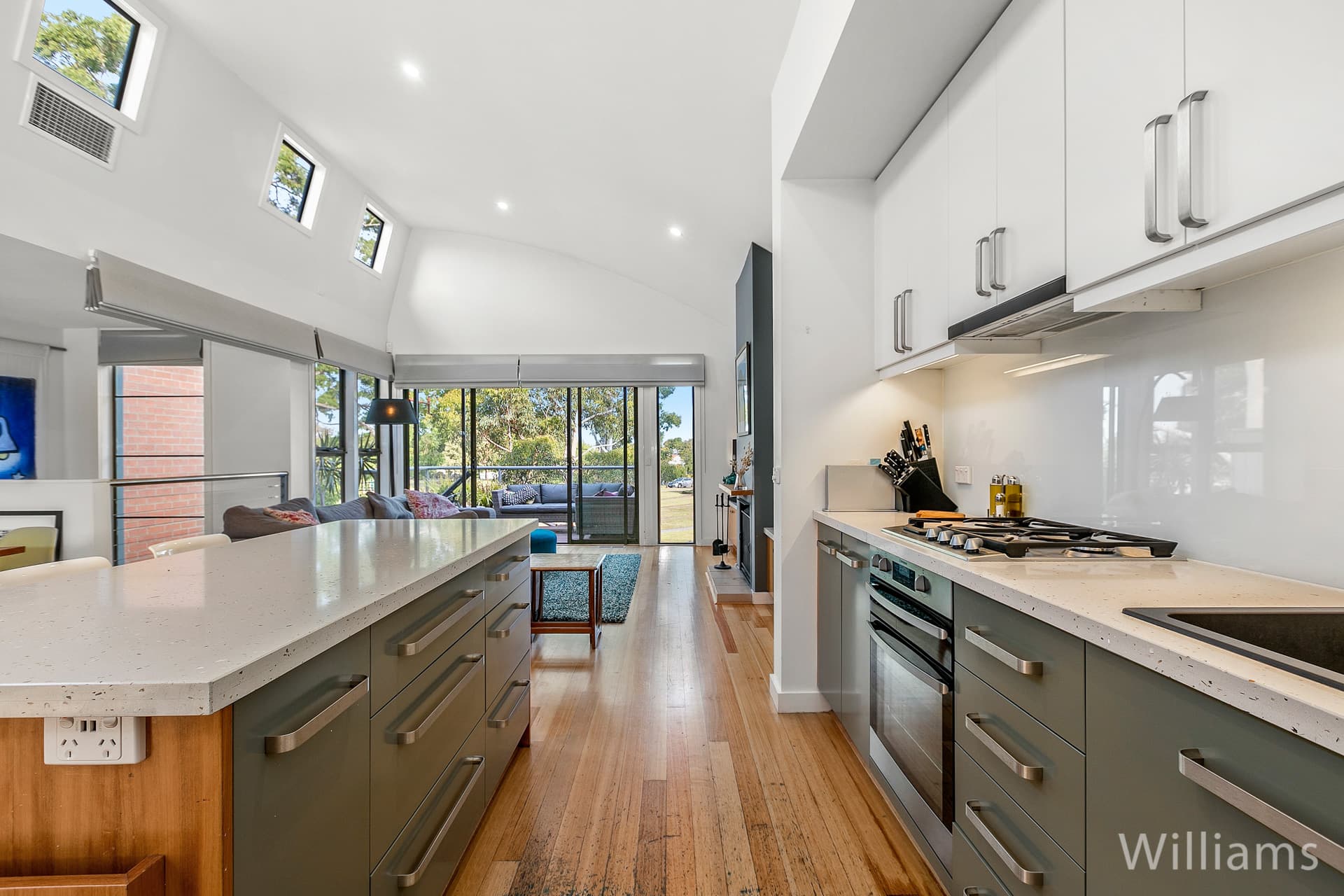 18 John Liston Drive, Newport - Thumbnail 8