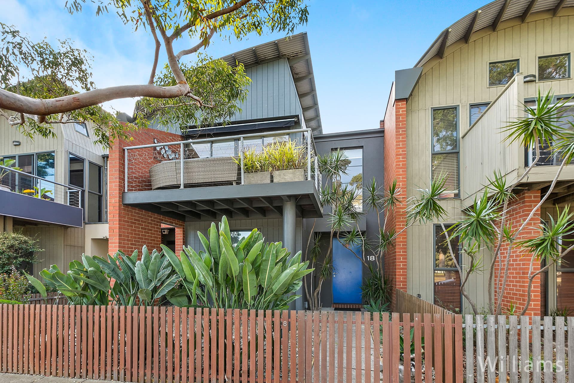18 John Liston Drive, Newport - Image 1
