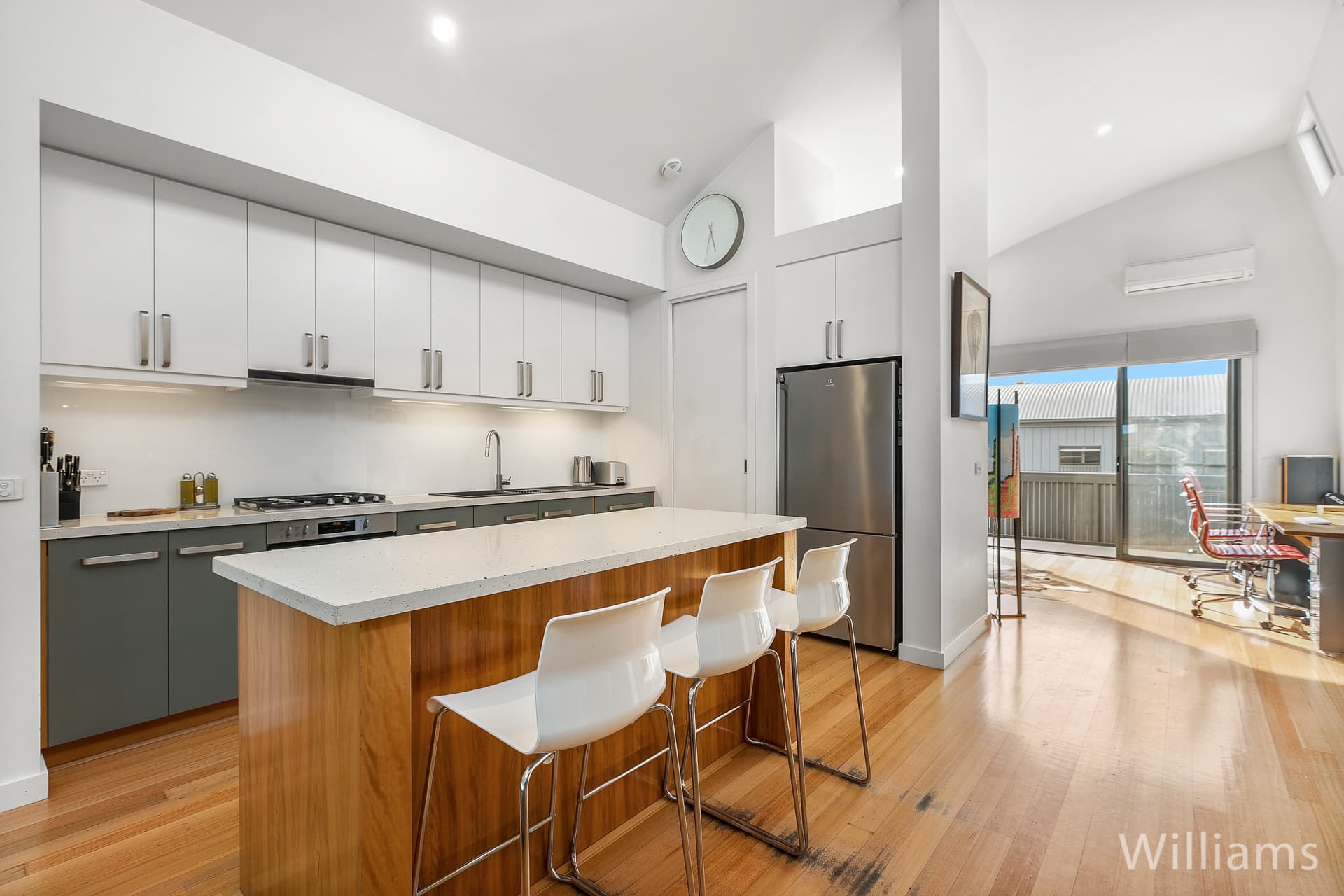 18 John Liston Drive, Newport - Thumbnail 7