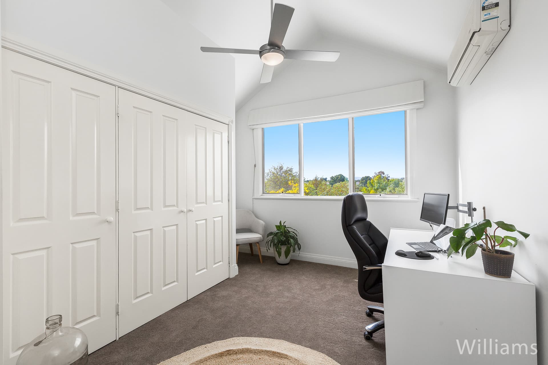 4 Hoffman Terrace, Williamstown - Thumbnail 2