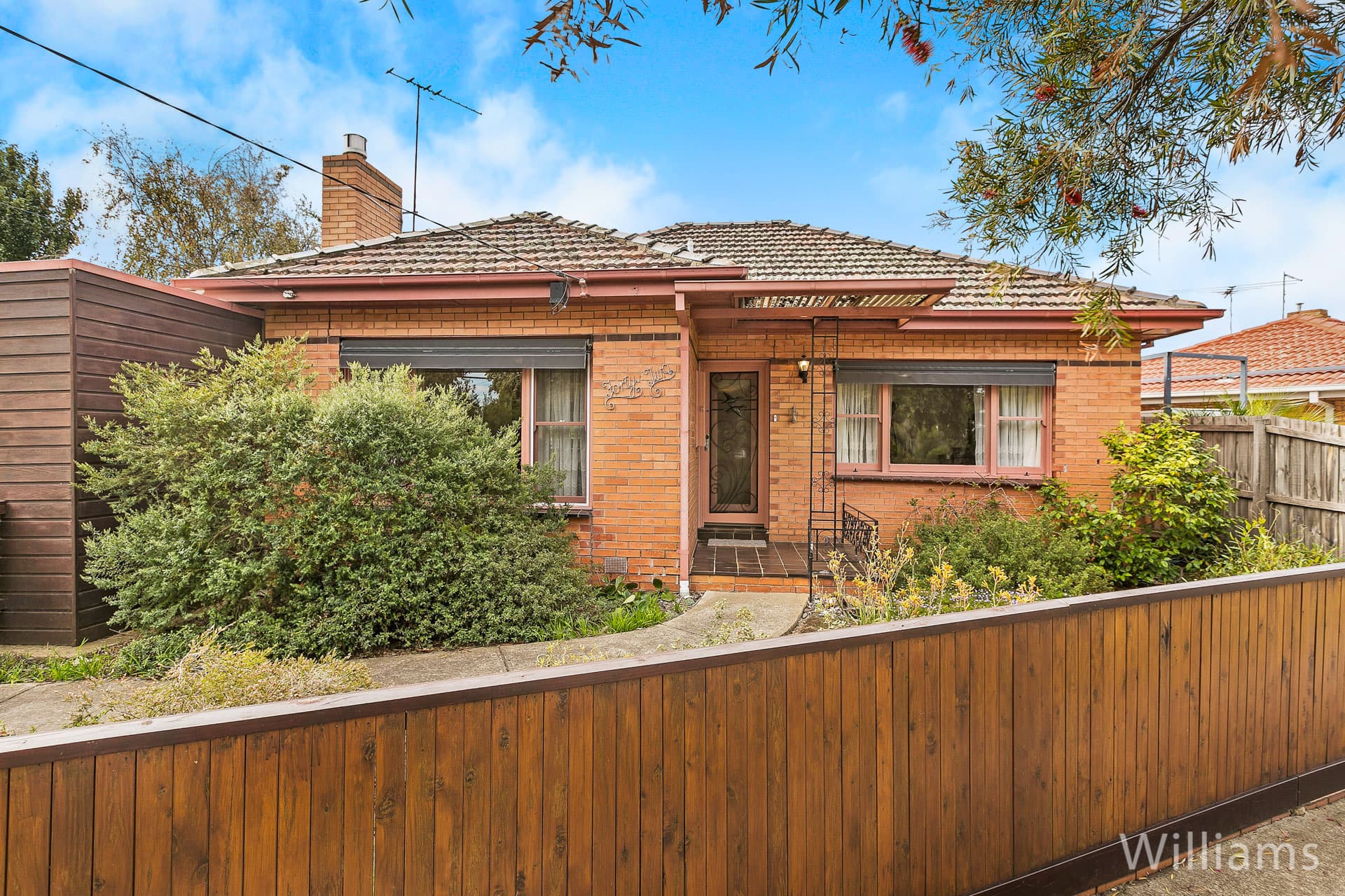 42 Railway Place, Williamstown - Thumbnail 2
