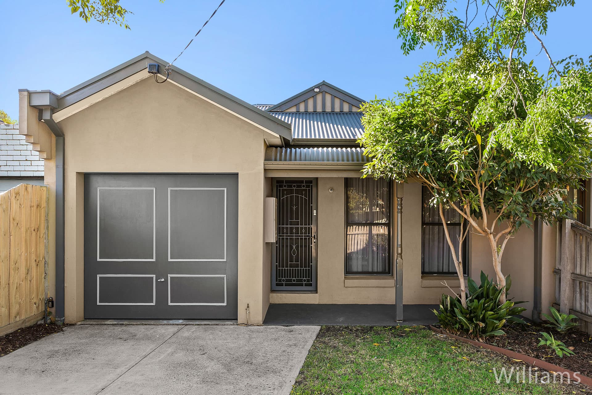 1/100 Hobson Street, Newport - Image 1
