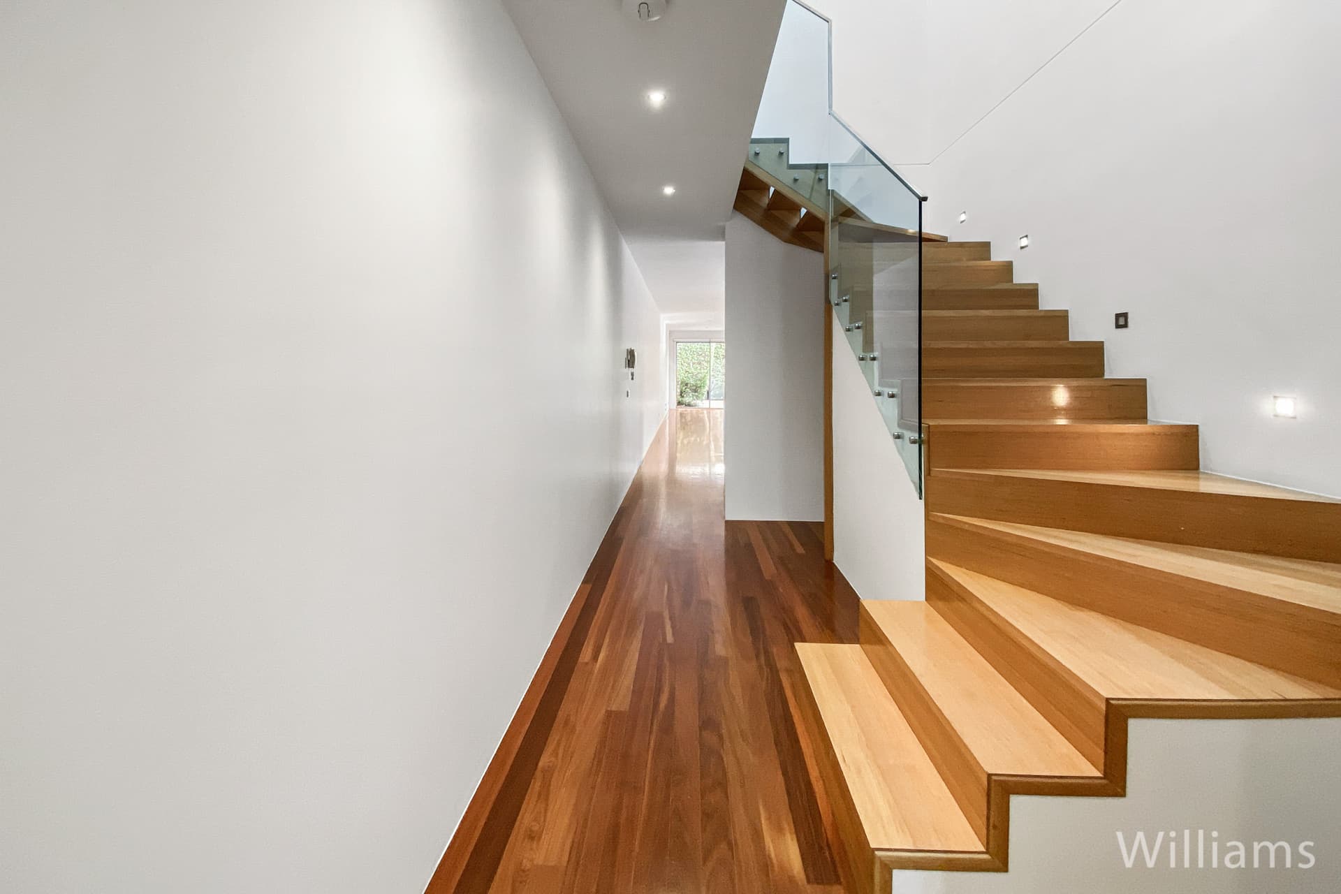 2/48 Kernot Street, South Kingsville - Thumbnail 2