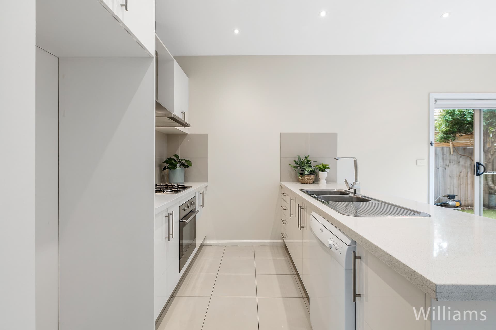 1/160 Aitken Street, Williamstown - Thumbnail 4