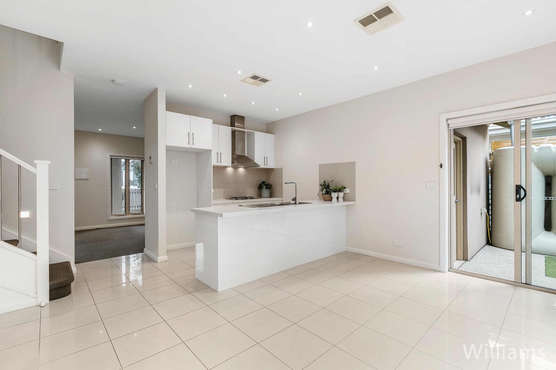 1/160 Aitken Street, Williamstown - Thumbnail 8