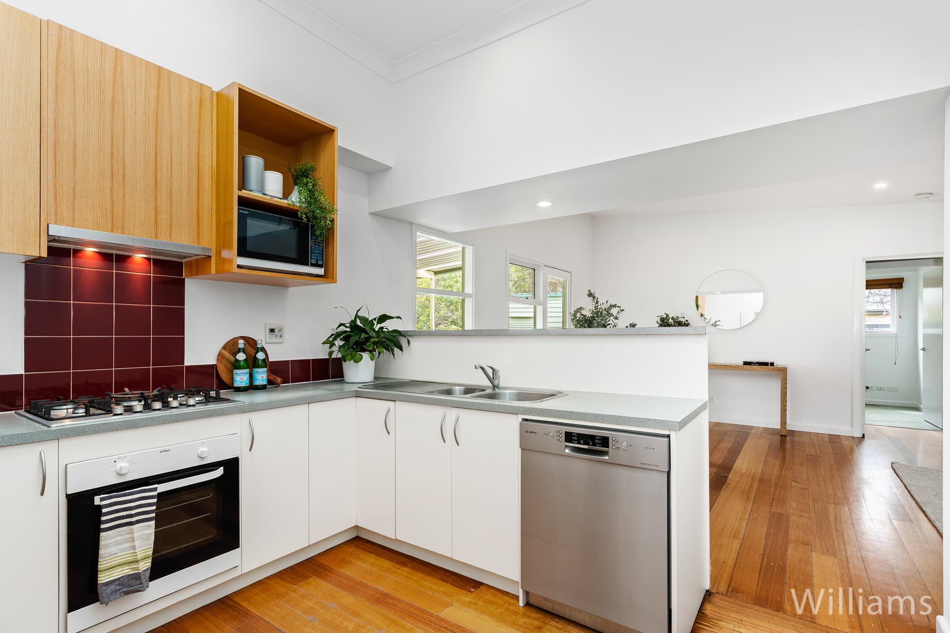 8 Henry Street, Williamstown - Thumbnail 5