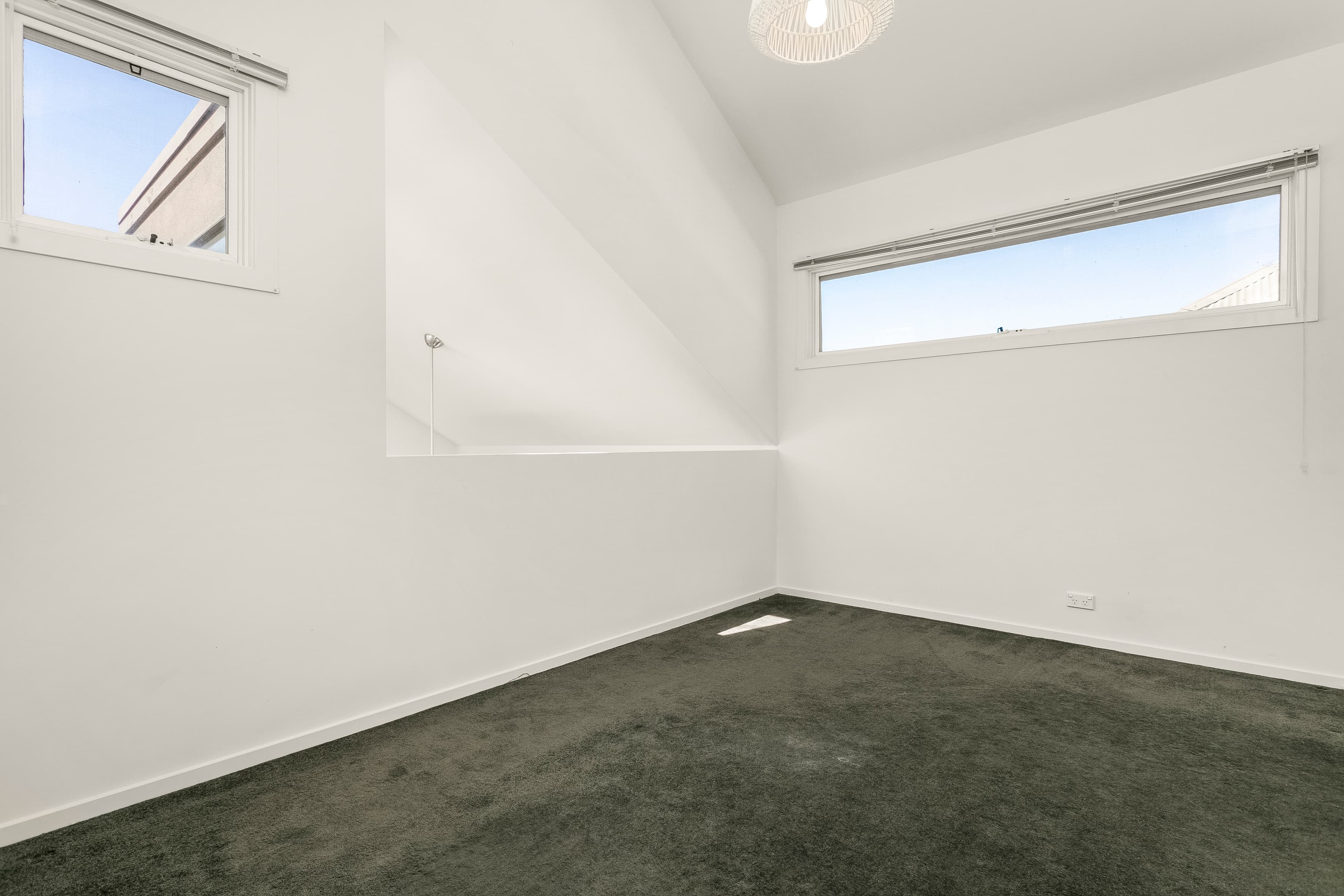 50 Hall Street, Newport - Thumbnail 8