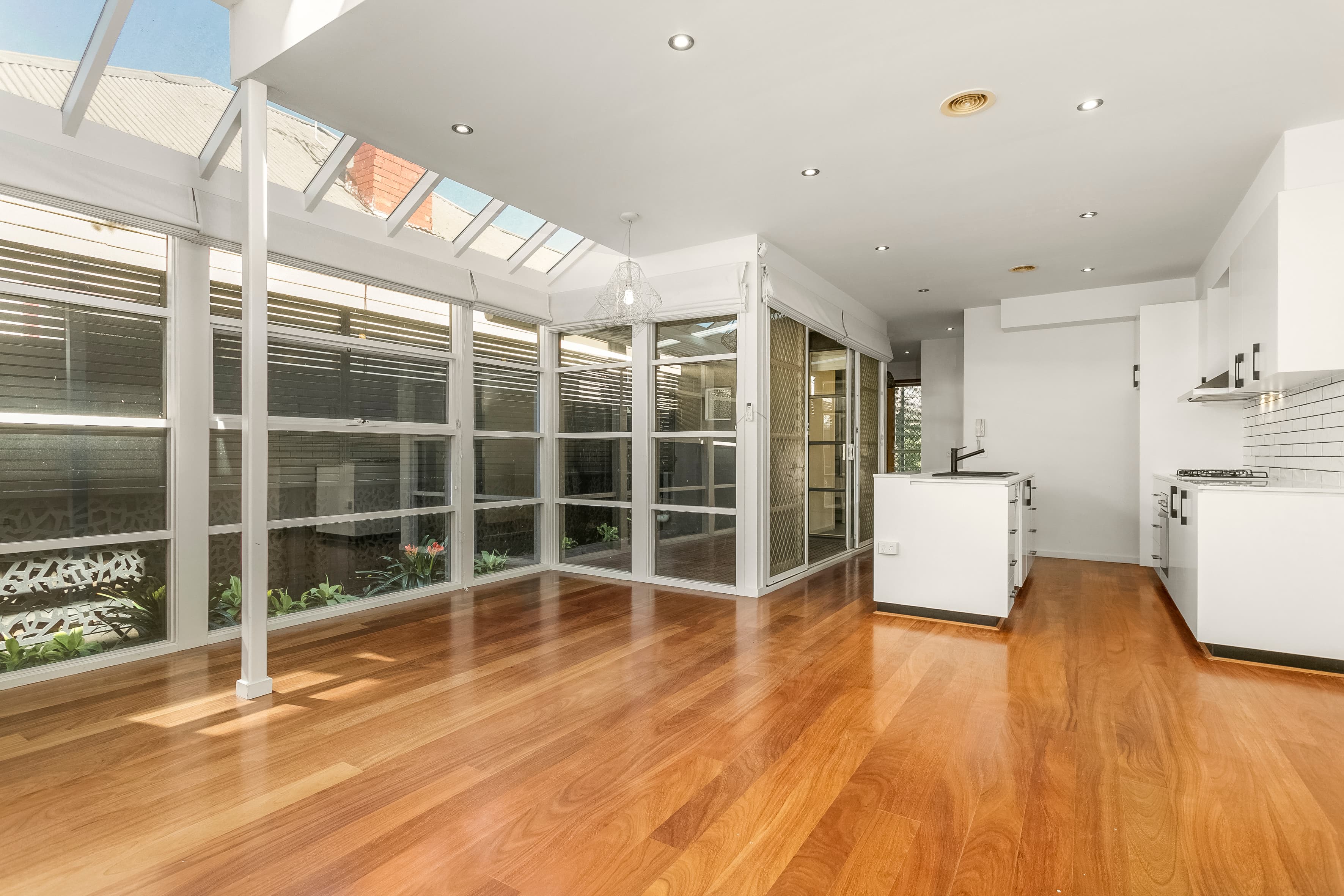 50 Hall Street, Newport - Thumbnail 3