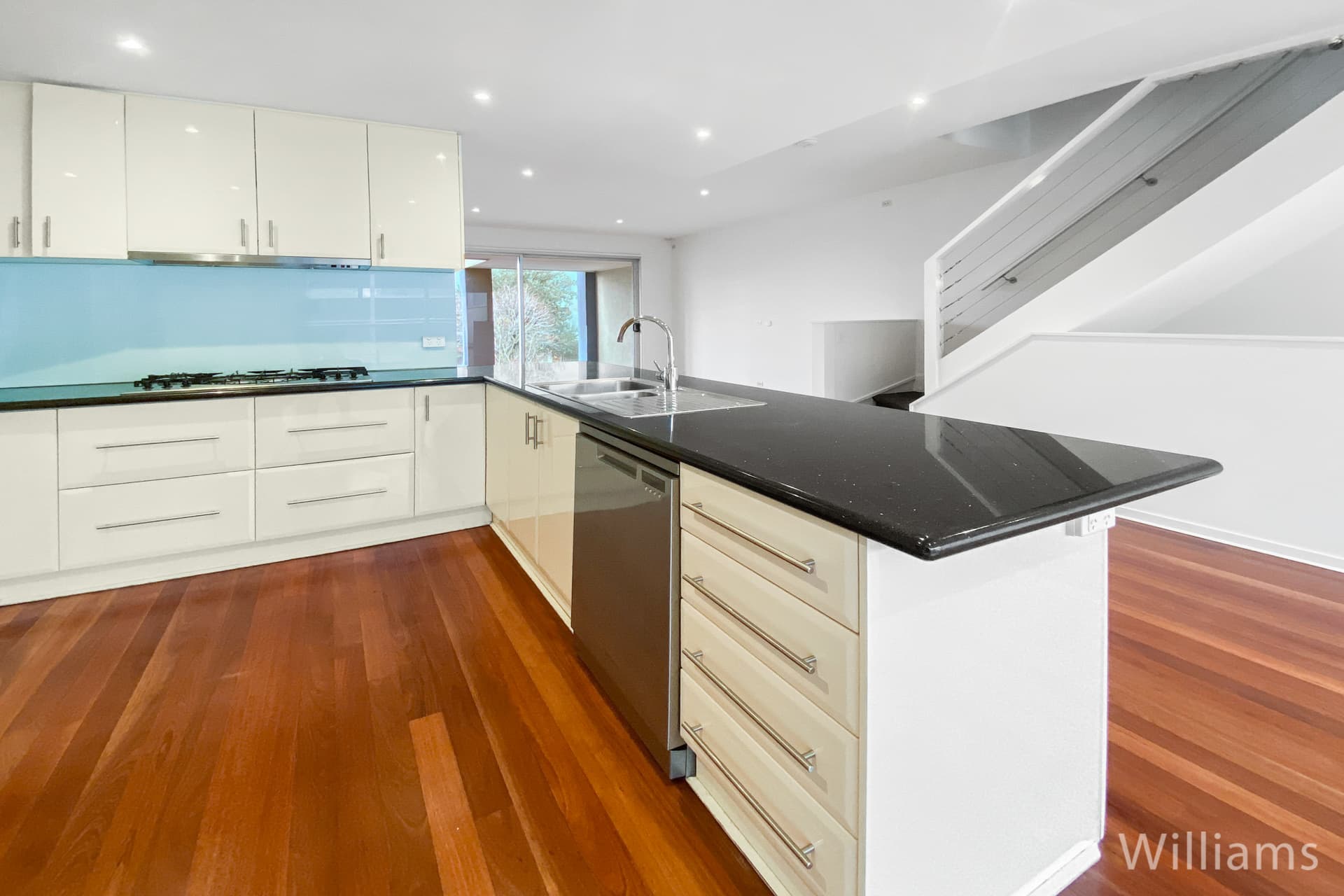 75 Nelson Place, Williamstown - Thumbnail 8