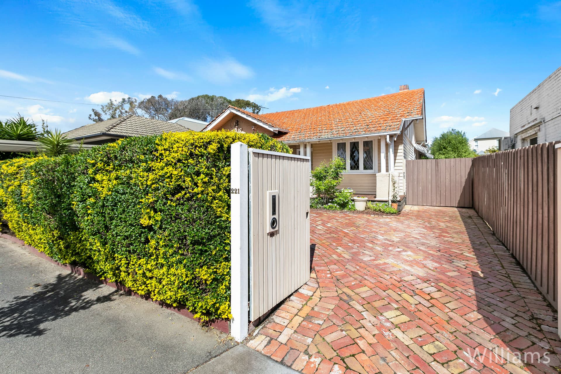 221 Douglas Parade, Newport - Image 1