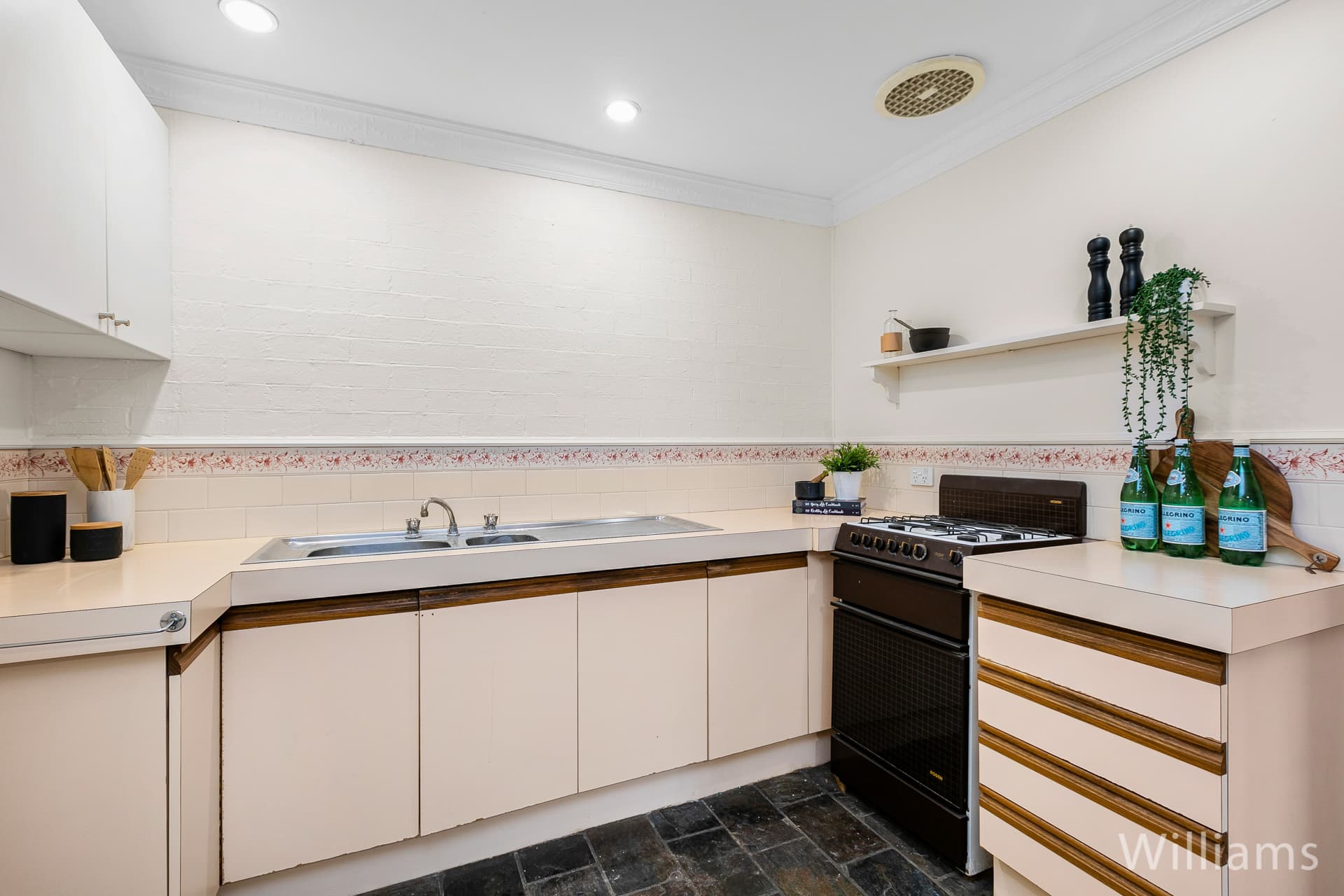 98 Dover Road, Williamstown - Thumbnail 8