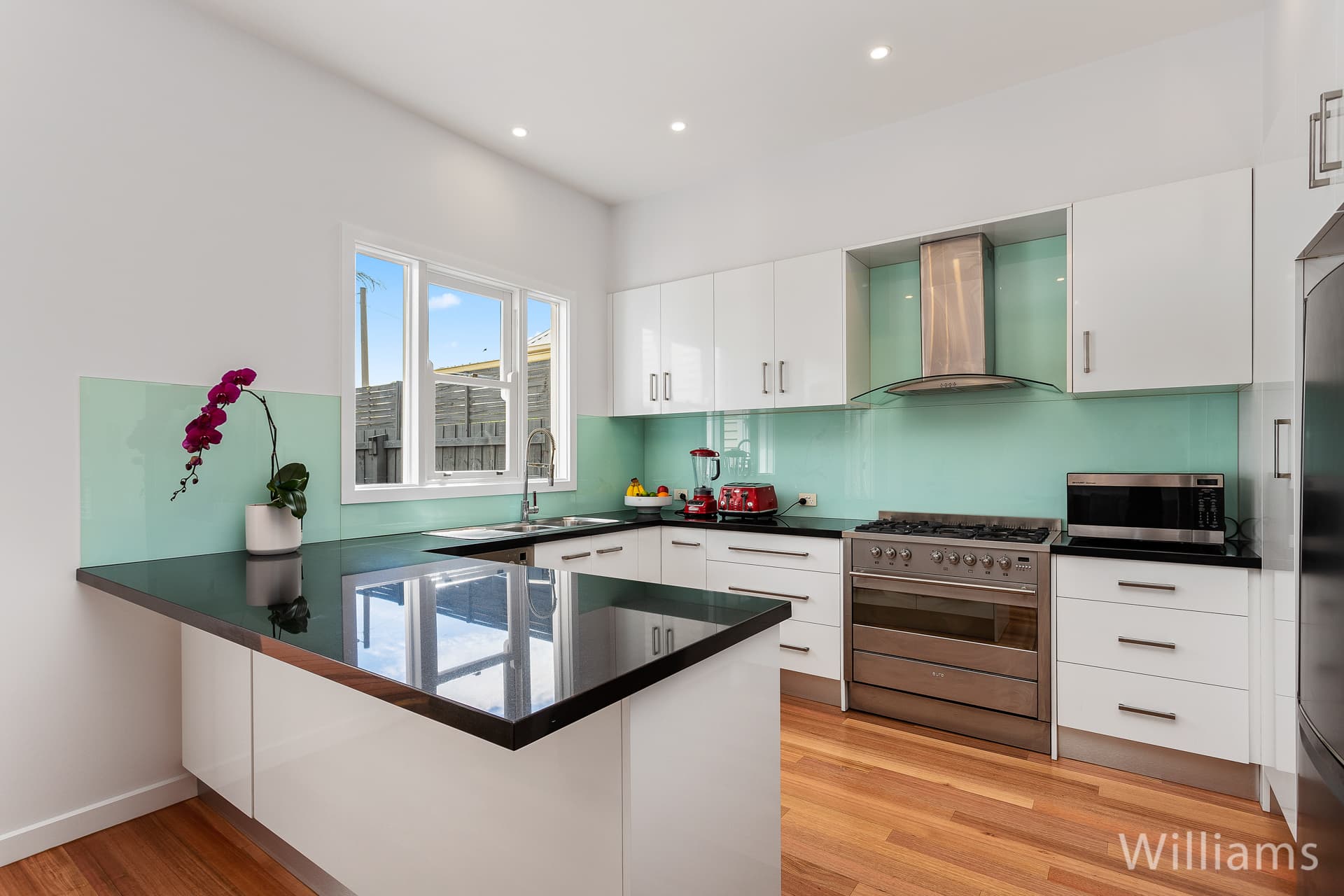 28 Dover Road, Williamstown - Thumbnail 8