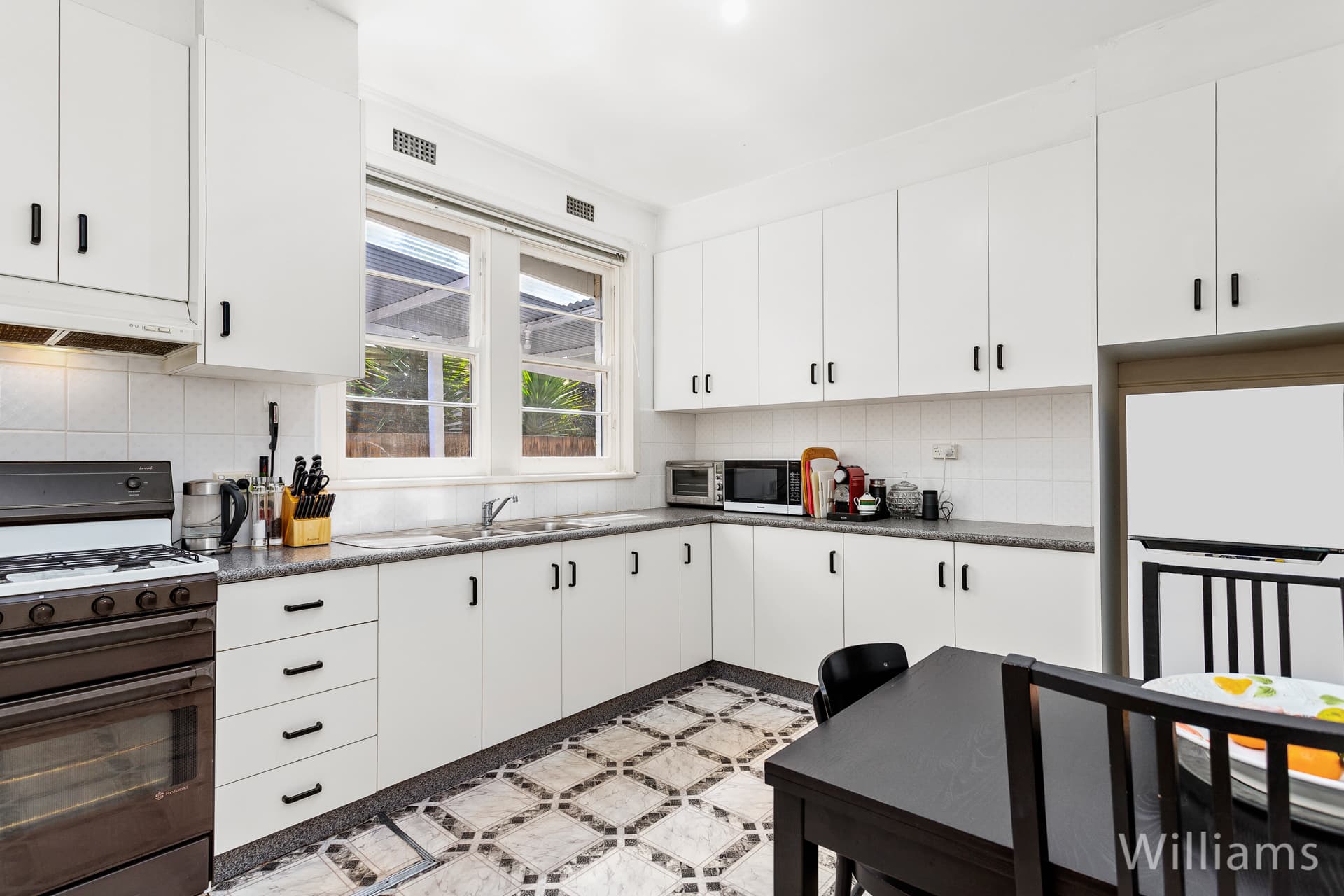 71 Champion Road, Williamstown - Thumbnail 3