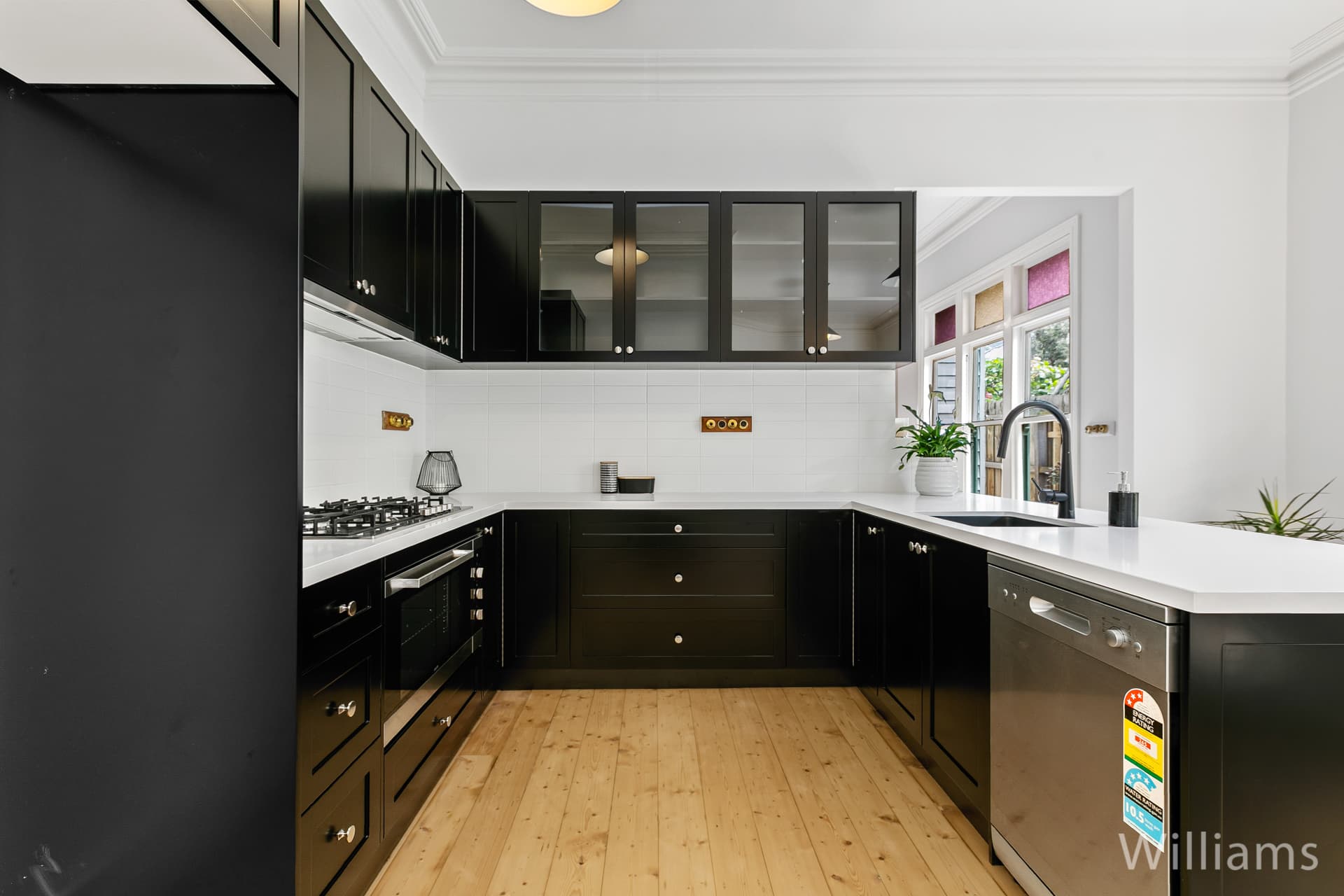 100 Cowper Street, Footscray - Thumbnail 8