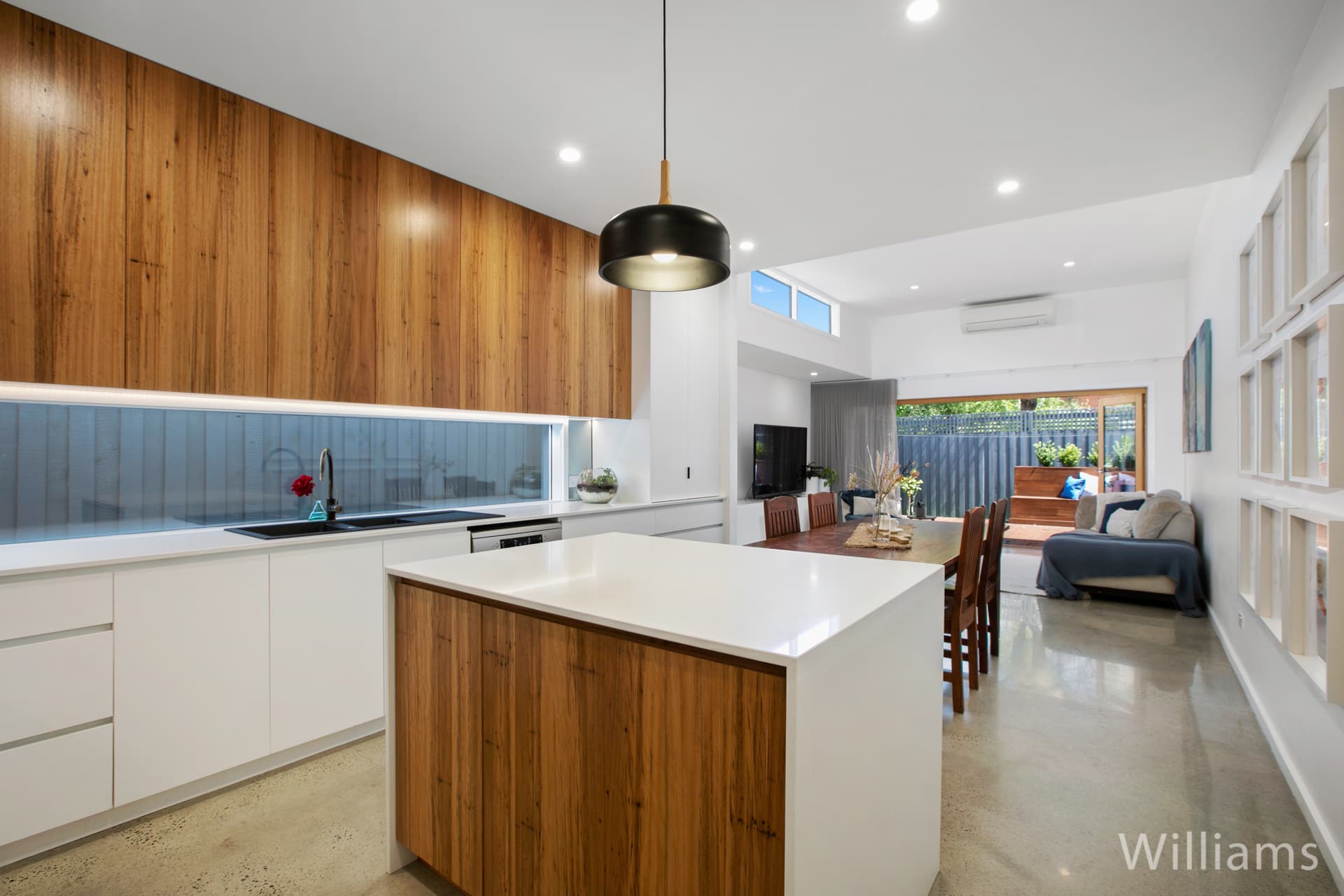 33 Osborne Street, Williamstown - Thumbnail 2