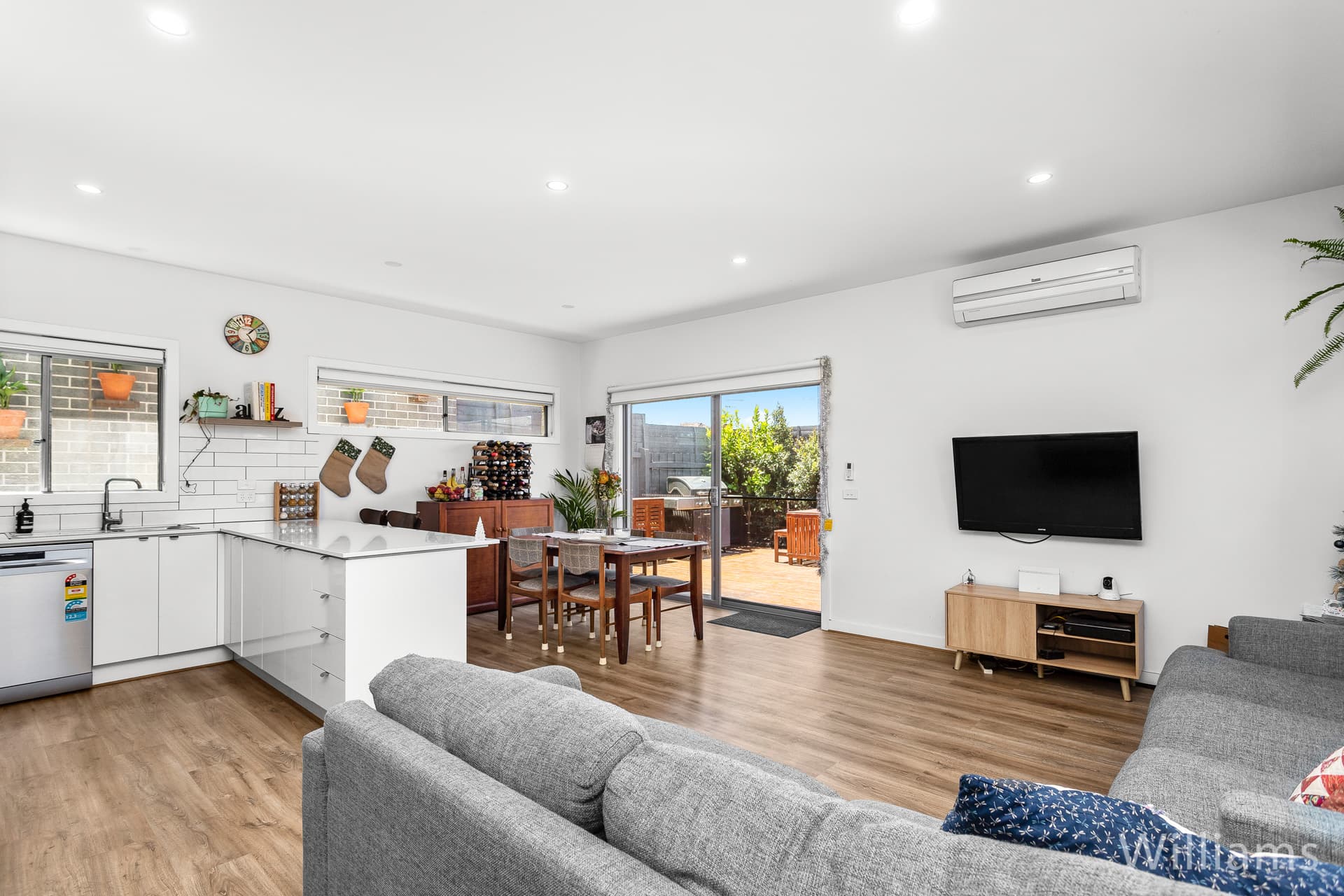 12 Murphy Street, Altona North - Thumbnail 2