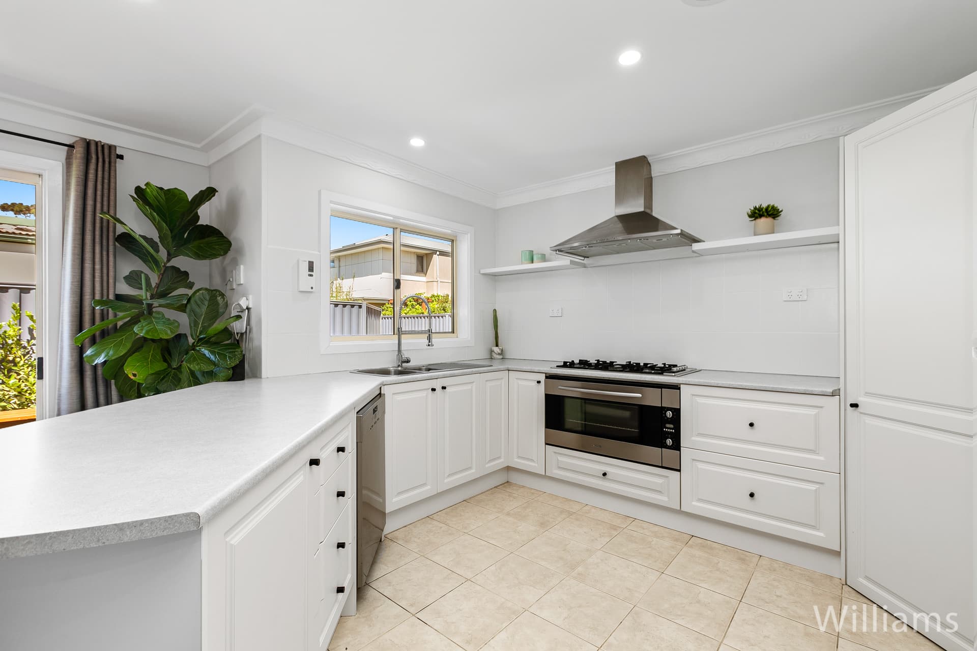 12A Saltley Street, South Kingsville - Thumbnail 8