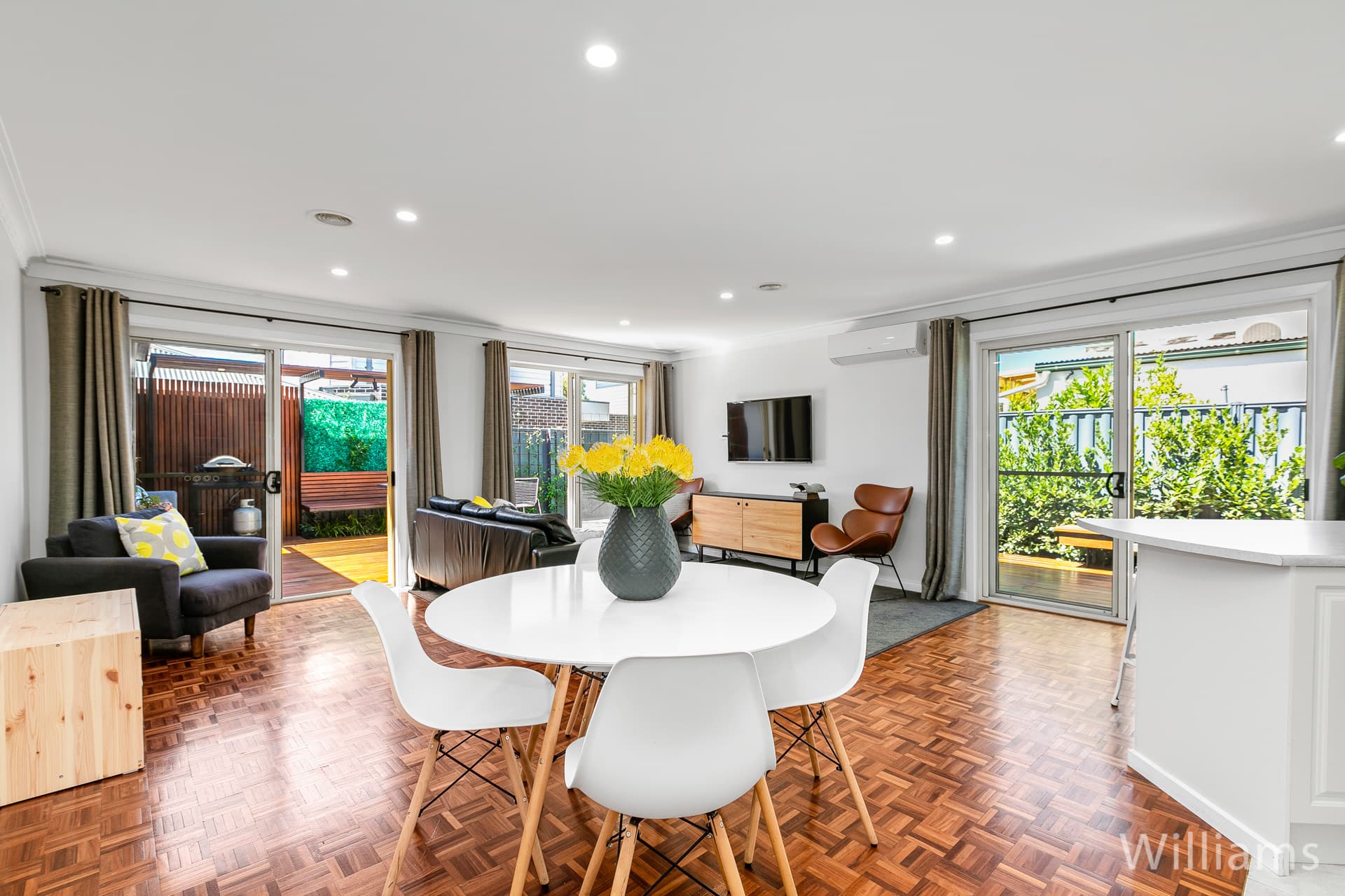12A Saltley Street, South Kingsville - Thumbnail 4