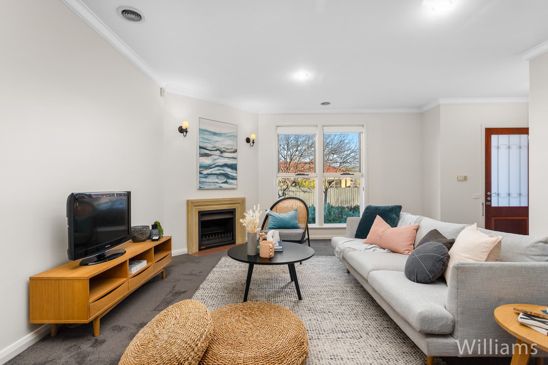 47 Crofton Drive, Williamstown - Thumbnail 4