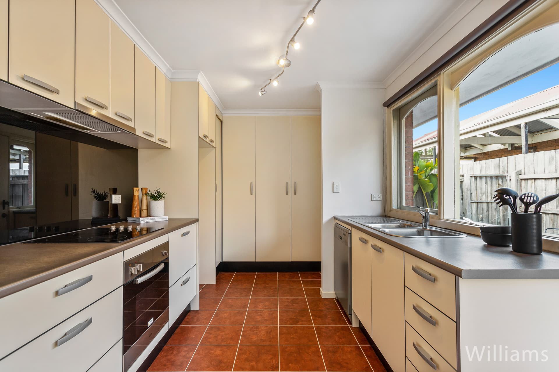 2/10 Steel Street, Spotswood - Thumbnail 7
