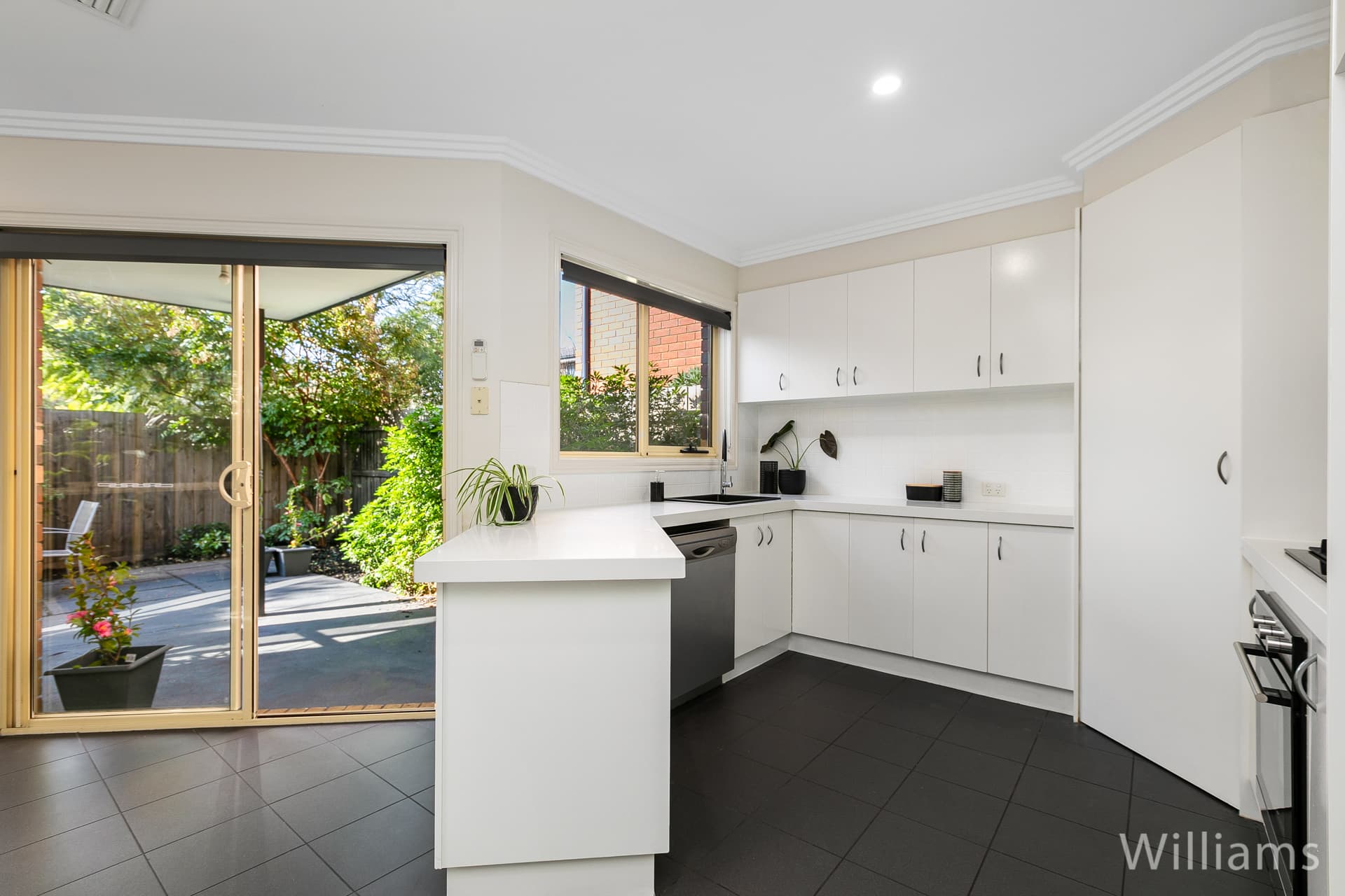 4/14 Romawi Street, Altona - Thumbnail 8