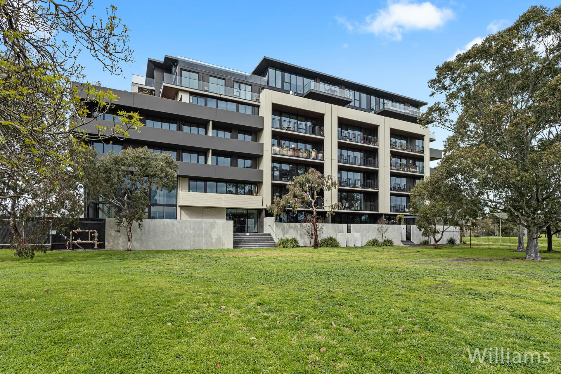 606/125 Francis Street, Yarraville - Thumbnail 3