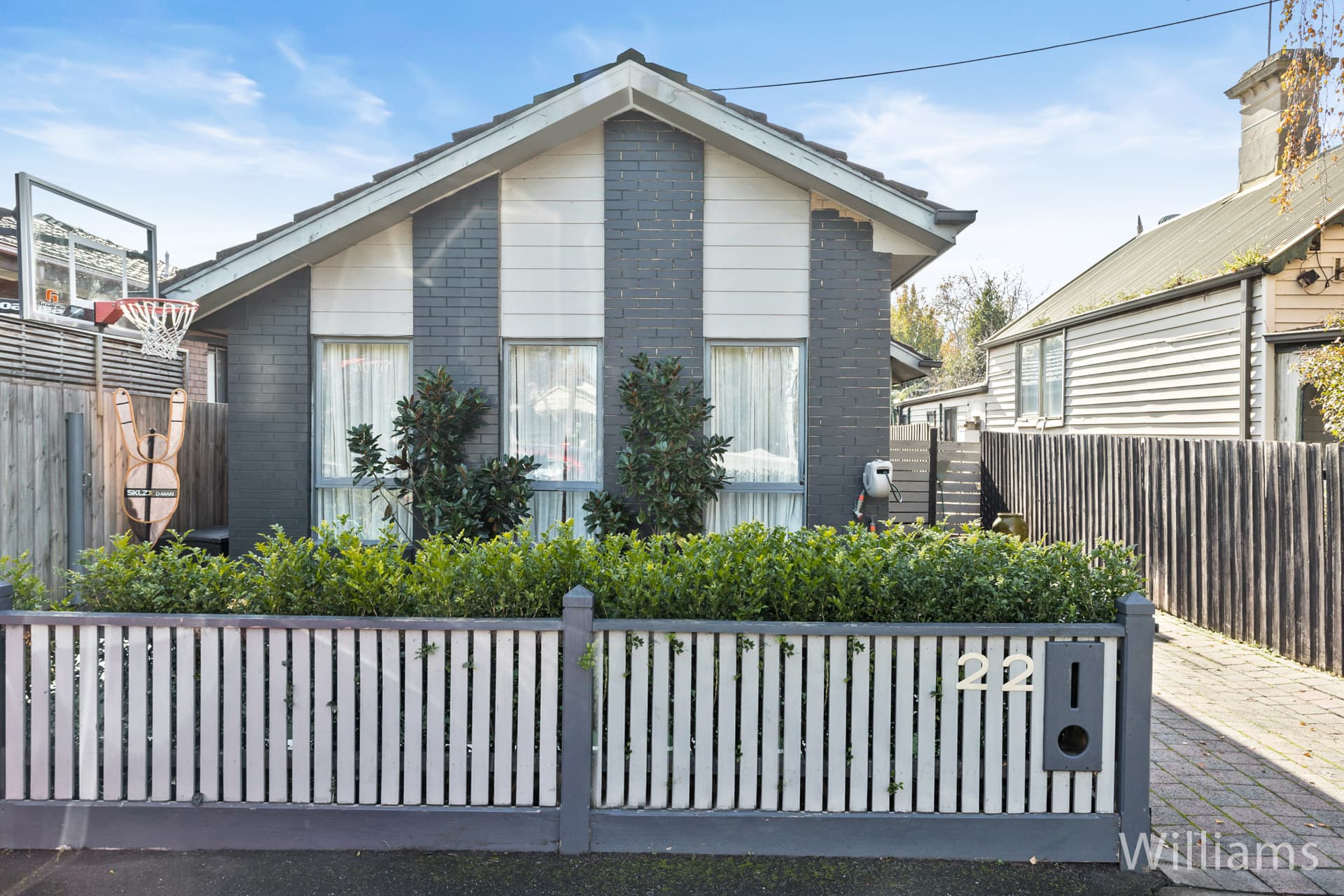 22 Railway Place, Williamstown - Thumbnail 2