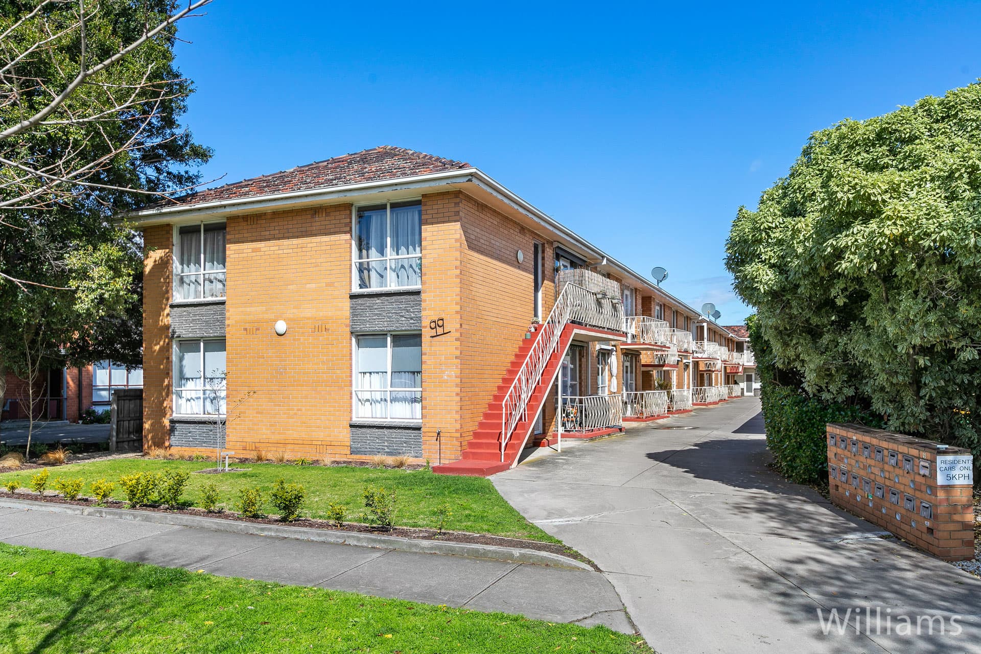 16/99 Verdon Street, Williamstown - Image 1
