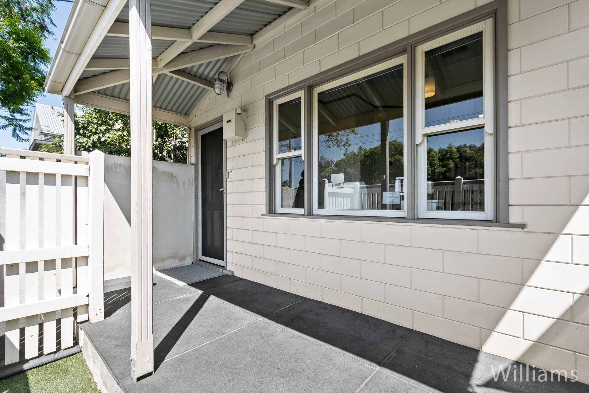 291 Douglas Parade, Newport - Thumbnail 2