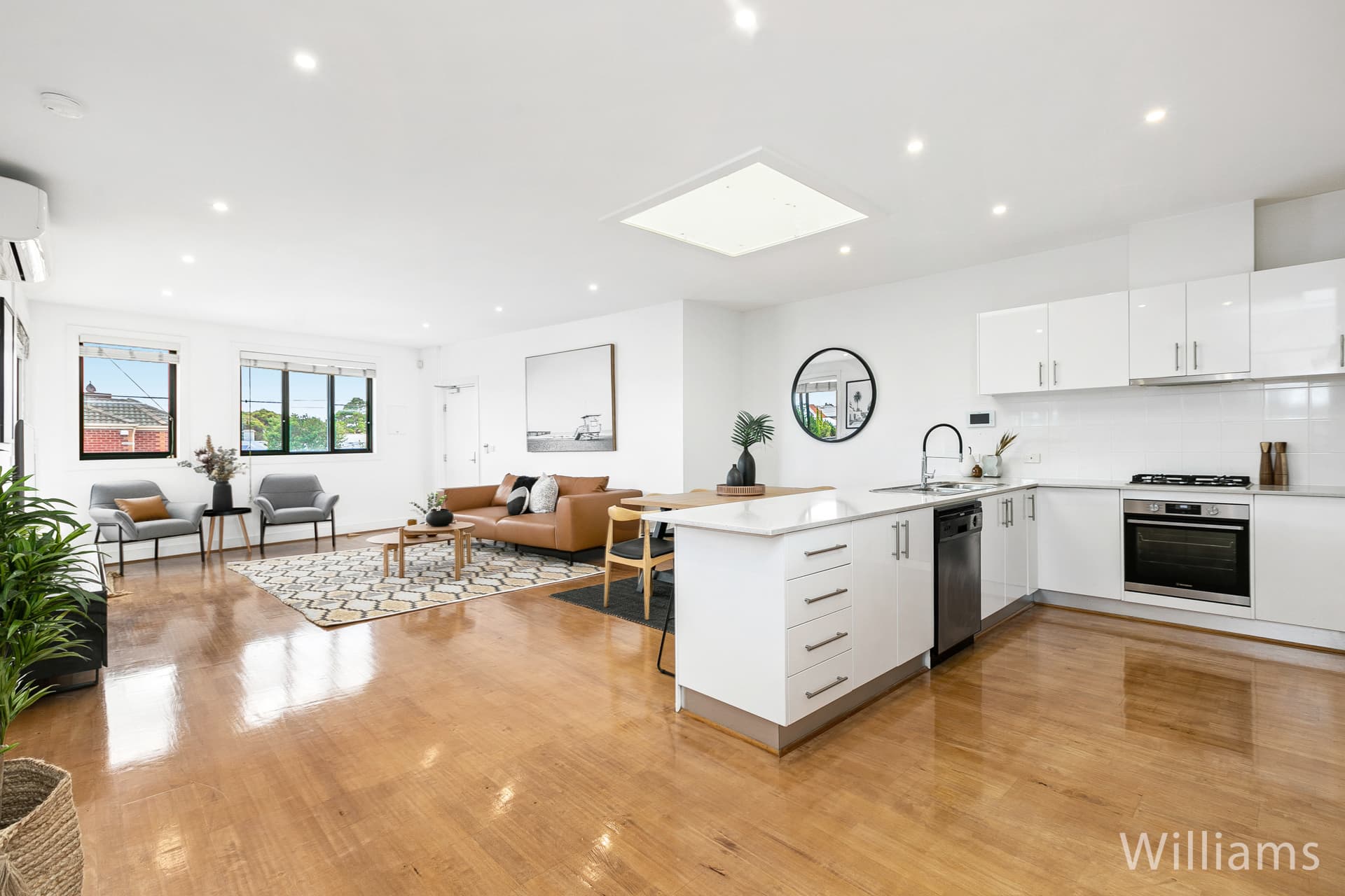 1/143 Railway Place, Williamstown - Thumbnail 2