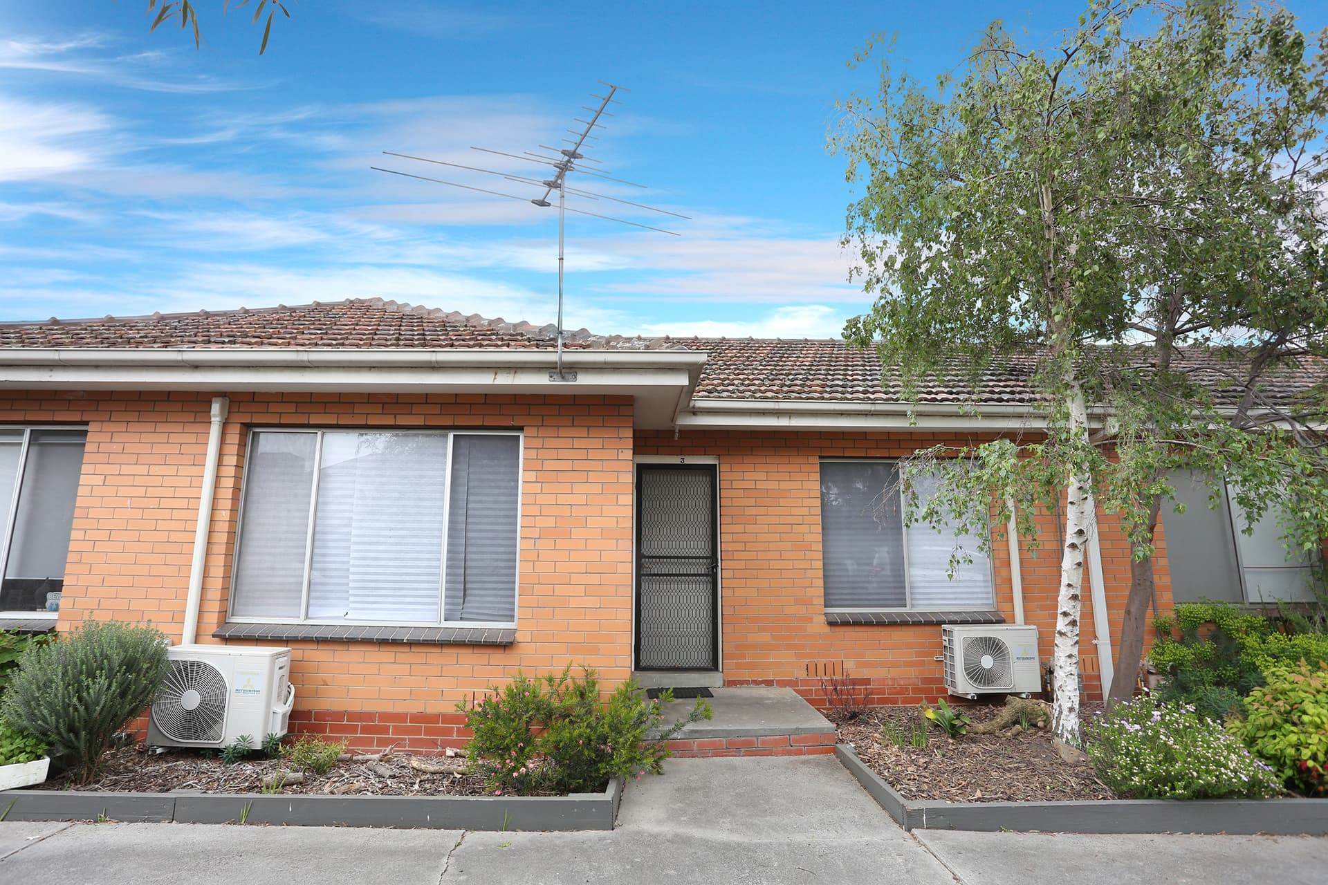 3/3 North Road, Newport - Image 1
