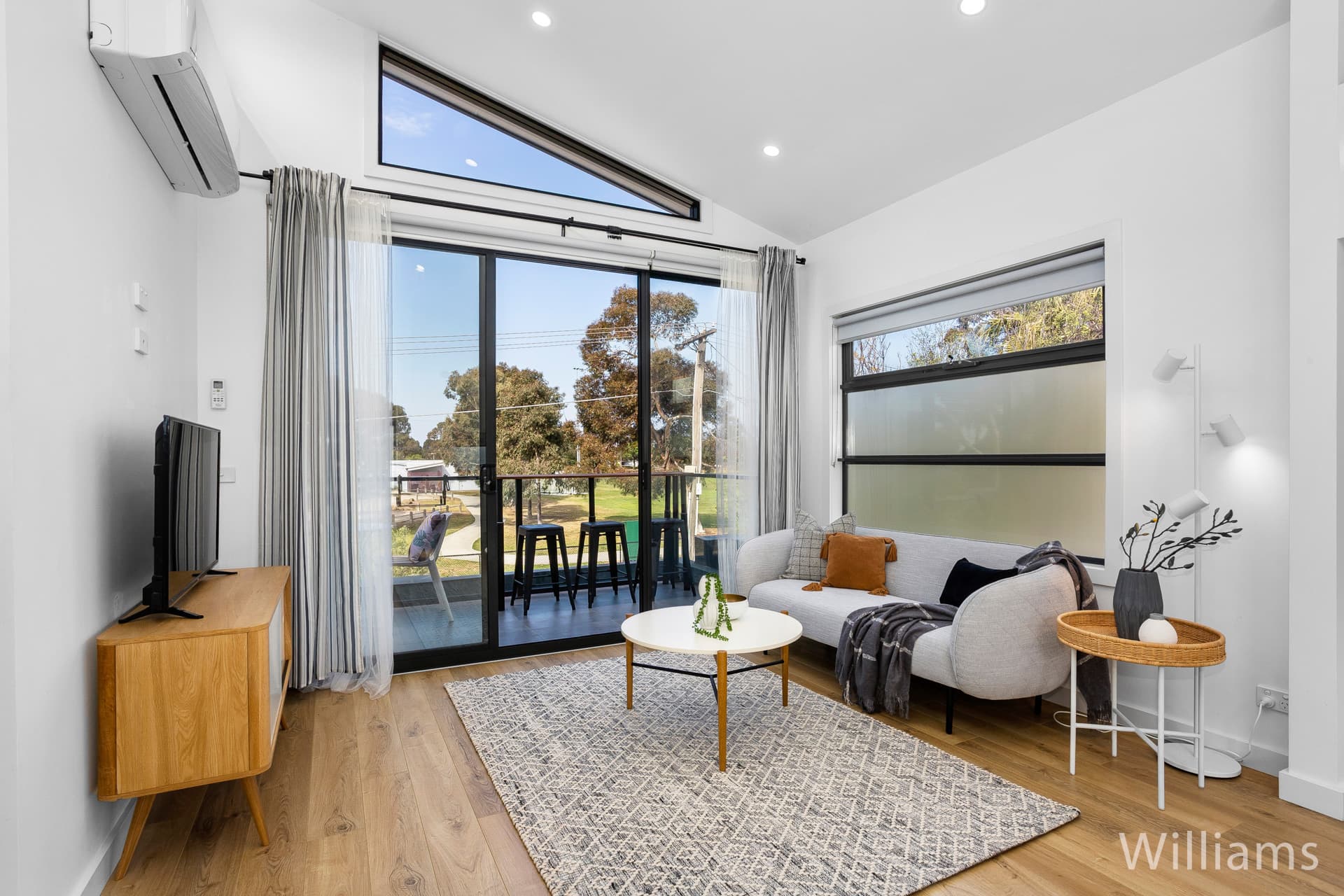 2/4 Truman Street, South Kingsville - Thumbnail 8