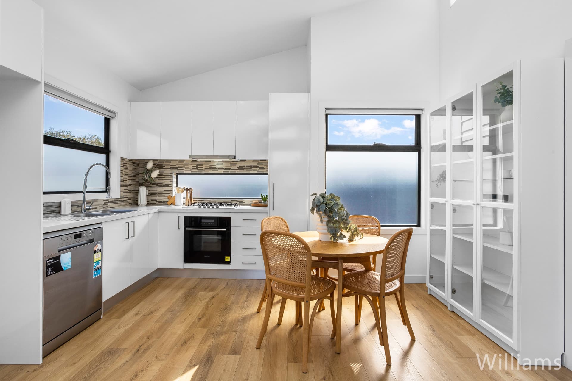 2/4 Truman Street, South Kingsville - Thumbnail 5