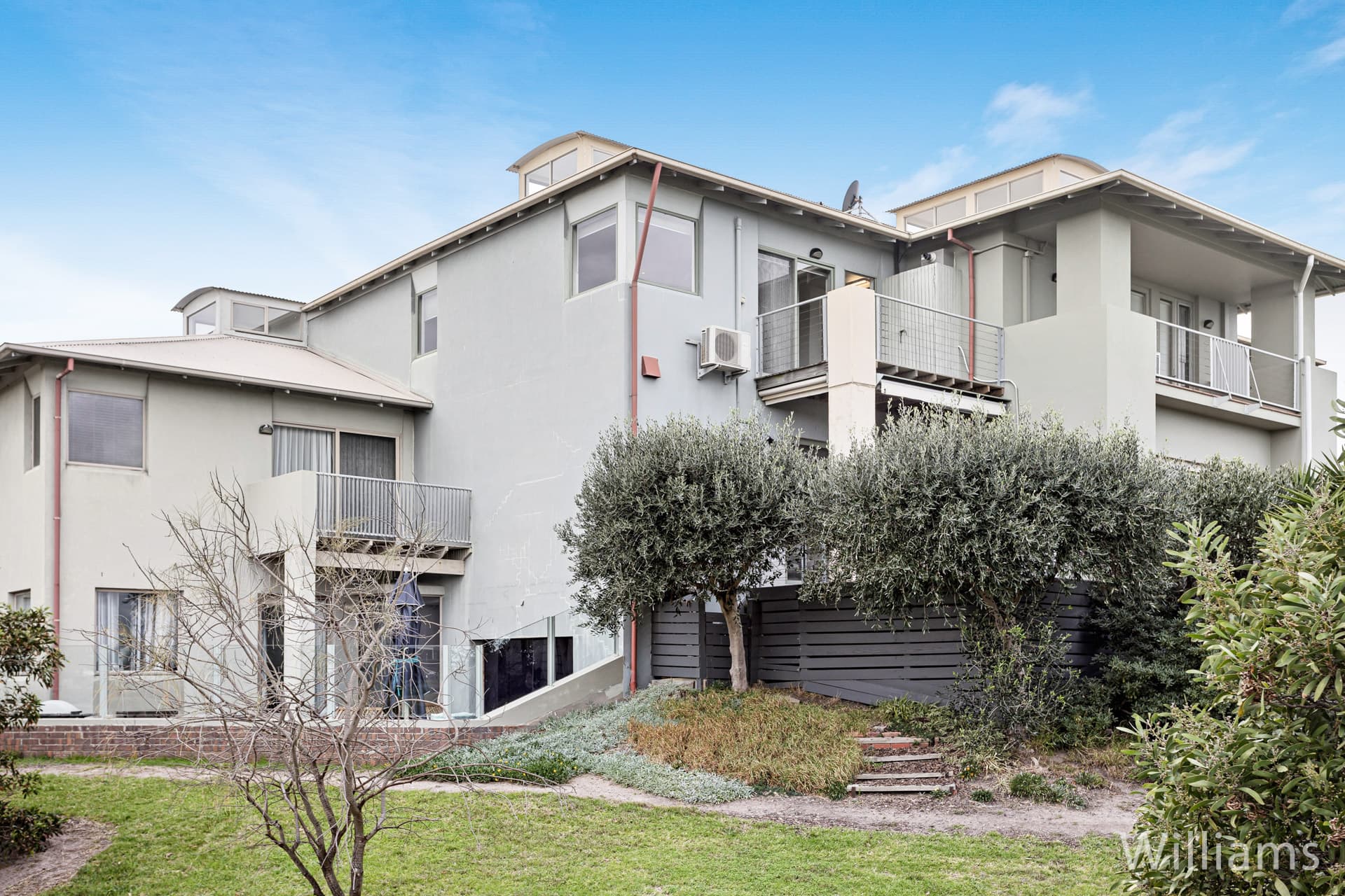 6 Waters Edge, Williamstown - Thumbnail 2