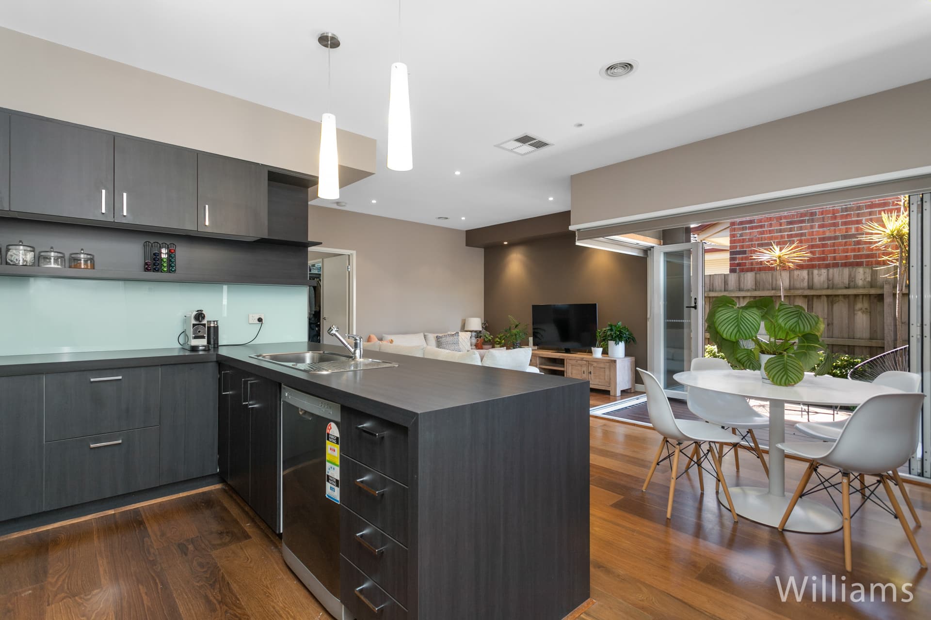 2/12 Huxtable Avenue, Altona North - Thumbnail 3