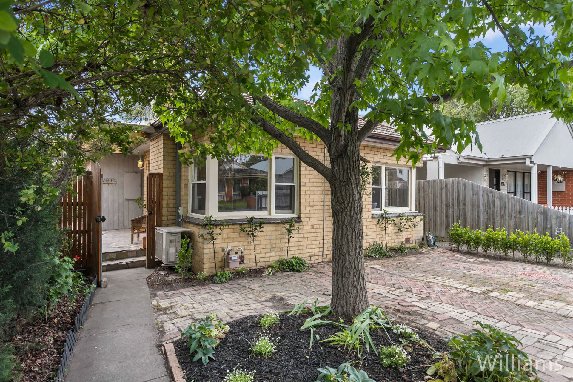 128 Aitken Street, Williamstown - Thumbnail 2