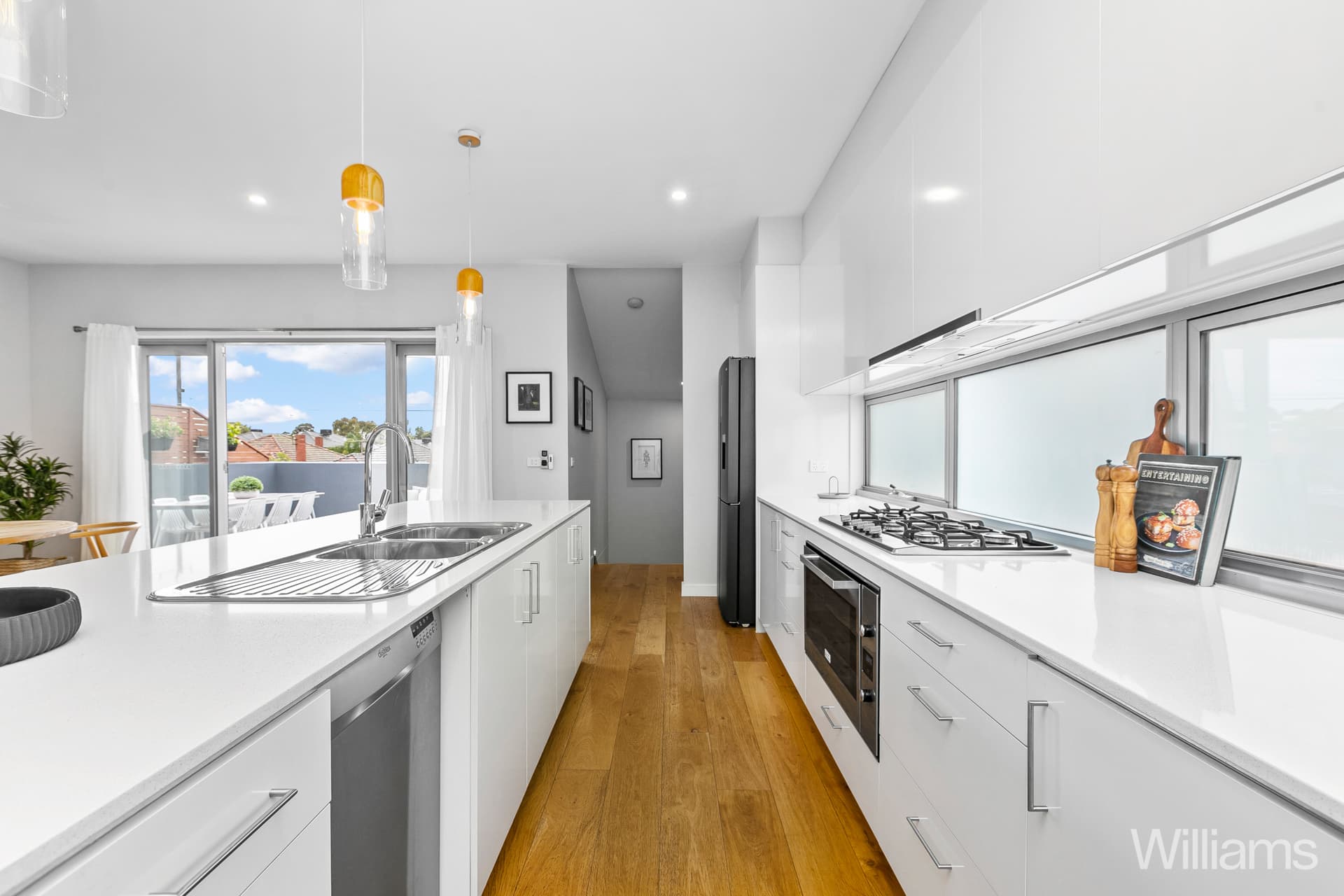 1/138 Roberts Street, Yarraville - Thumbnail 3