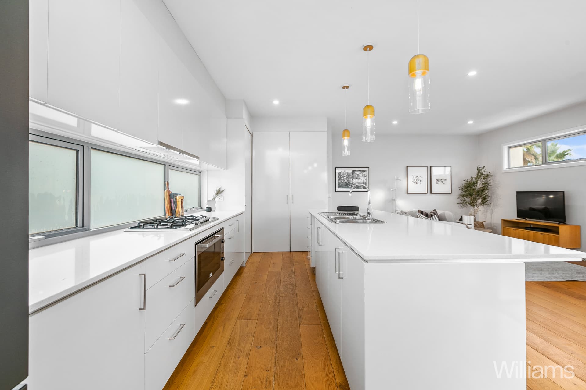 1/138 Roberts Street, Yarraville - Thumbnail 2