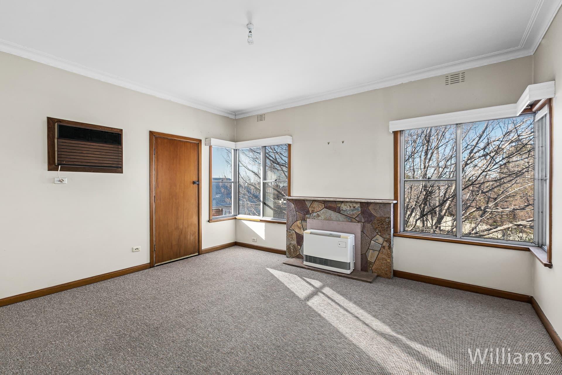 58 Yarra Street, Williamstown - Thumbnail 2