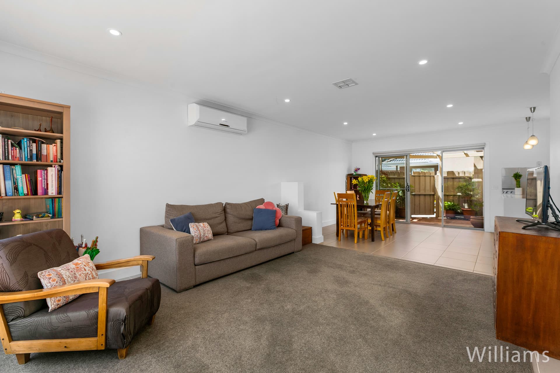 1/8 Collins Avenue, Altona North - Thumbnail 2